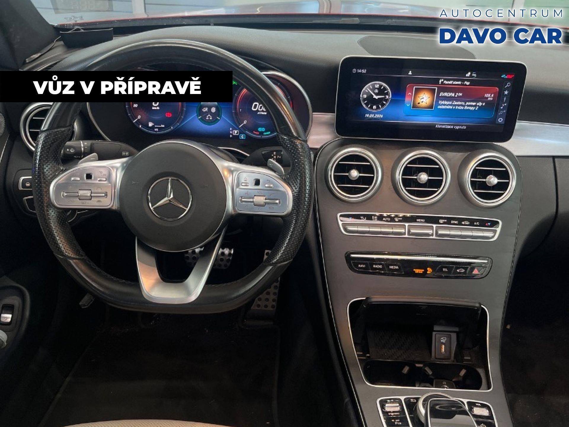 Mercedes-Benz Třídy C, 2,0 300 190kW 4MATIC CZ DPH - fotka 3