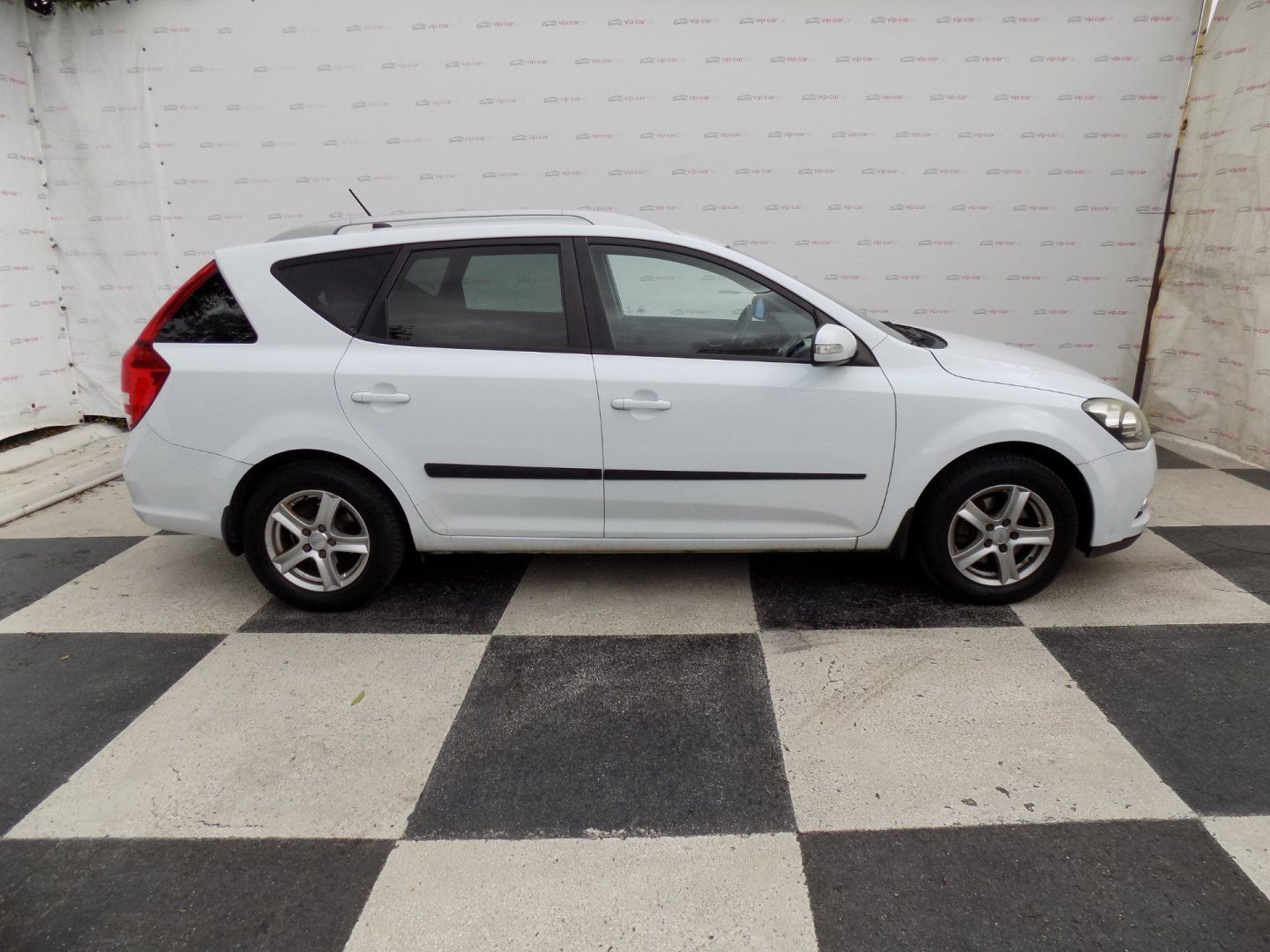 Kia Cee´d, 1.6GDi/2.Maj.ČR/Klimatizace/ - fotka 6