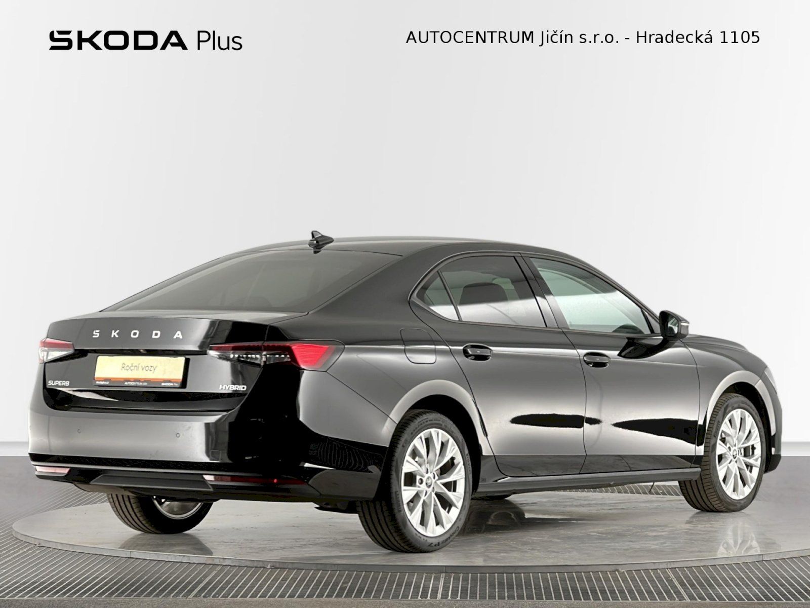 Škoda Superb, DSG 1.5TSI 110kW Selection - fotka 2