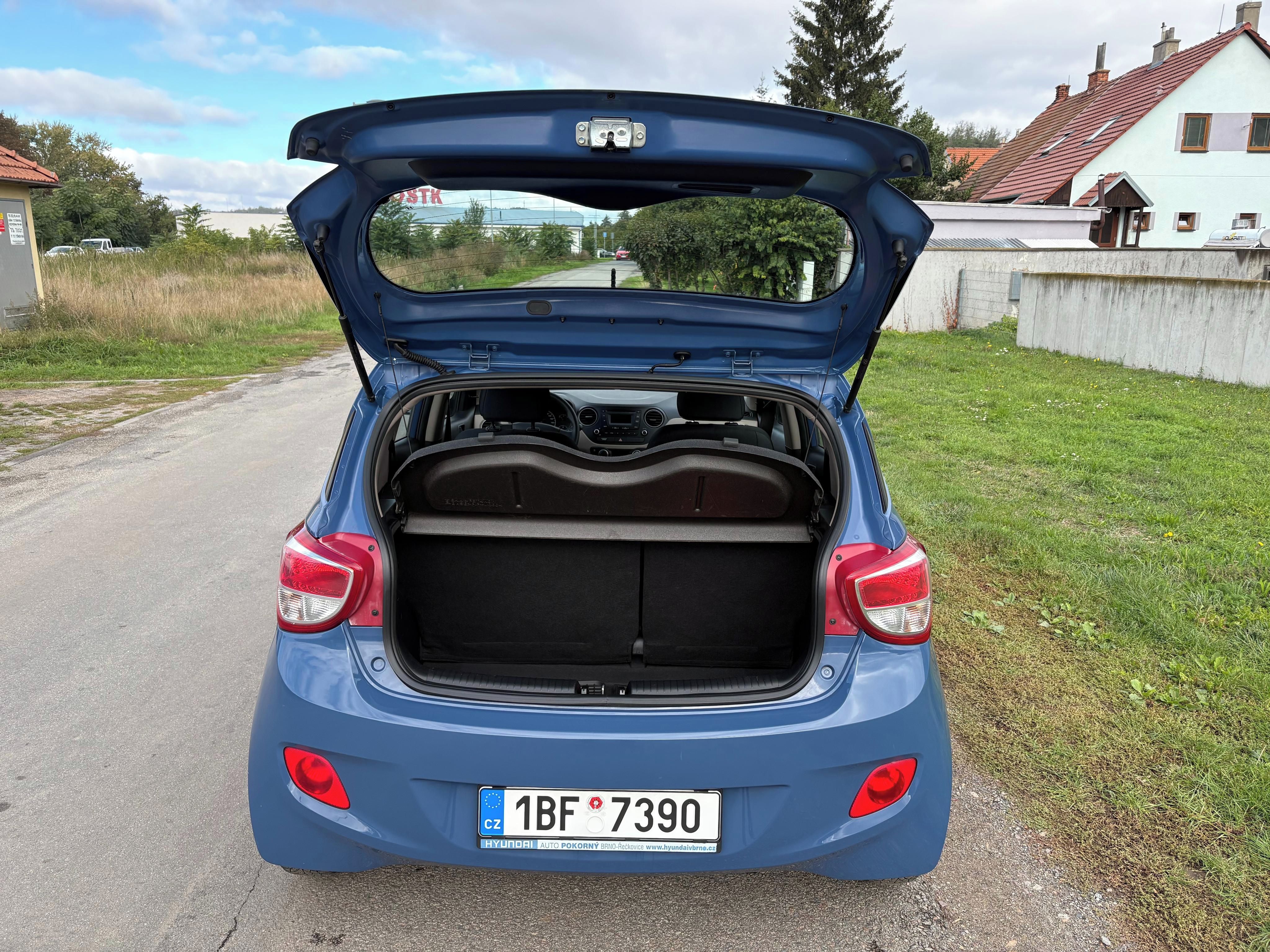 Hyundai i10, 1.0i 49kW Koupeno nové v ČR - fotka 6