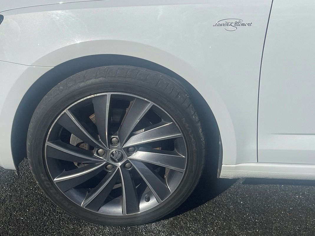 Škoda Octavia, 2.0TSI 4x4 DSG Laurin Klement - fotka 4