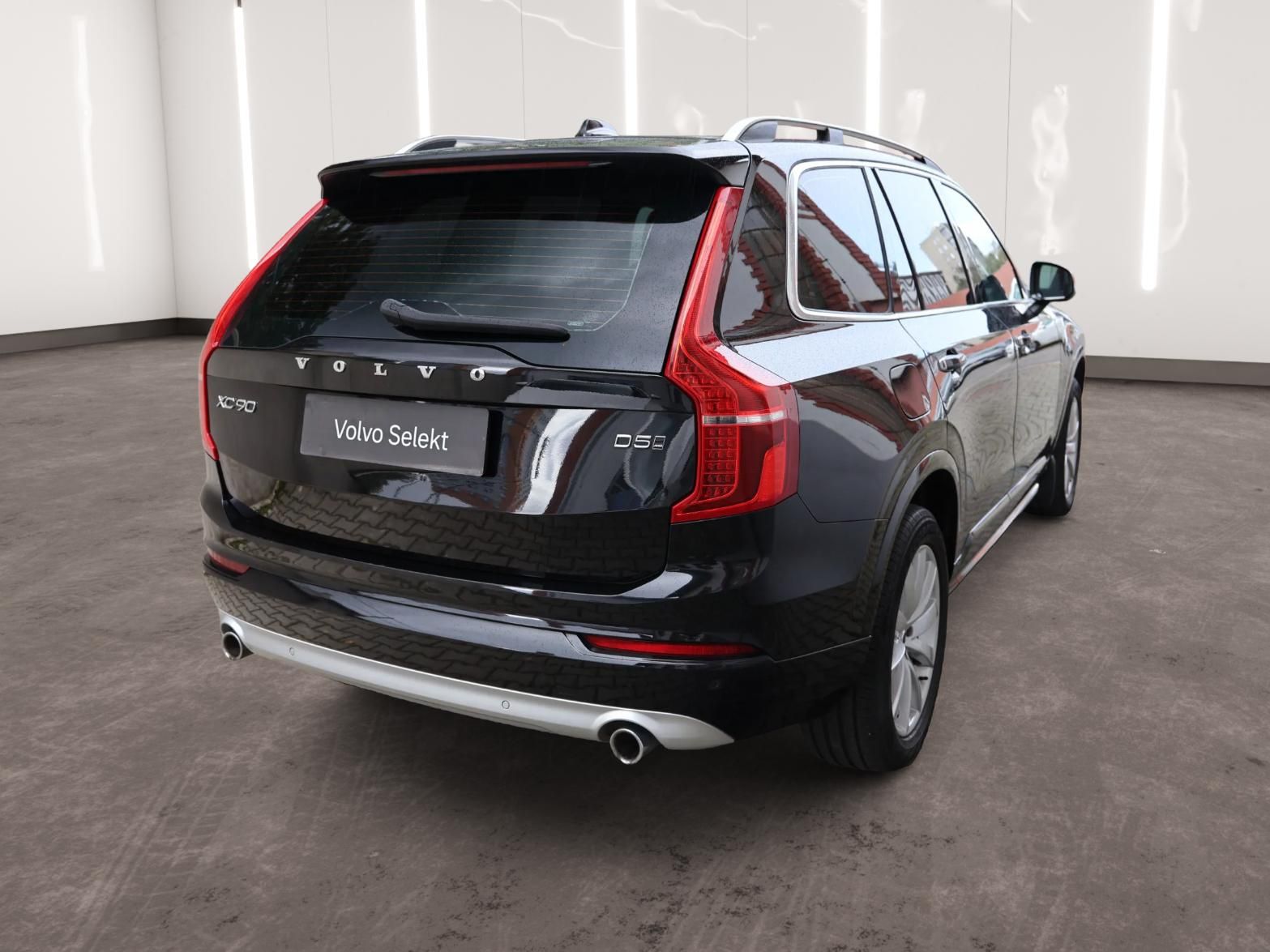 Volvo XC90, D5 aut. AWD Momentum - fotka 4