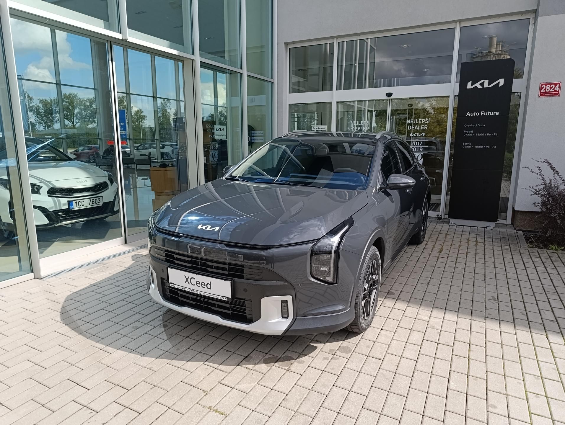 Kia XCee´d, 1,6 T-GDI 7DCT EXCLUSIVE - fotka 2