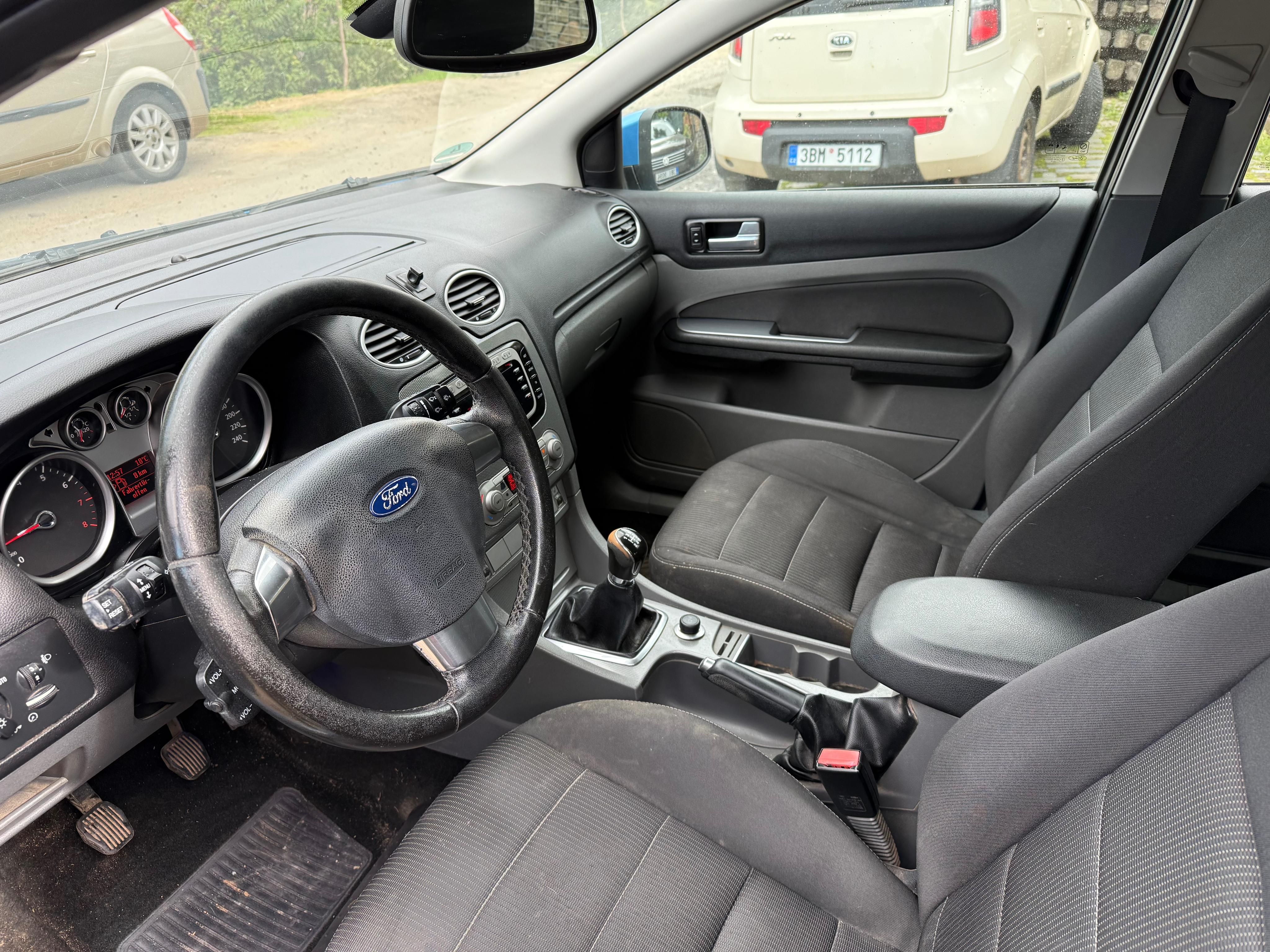 Ford Focus, 1.6 16v 74kw Titanim - fotka 5