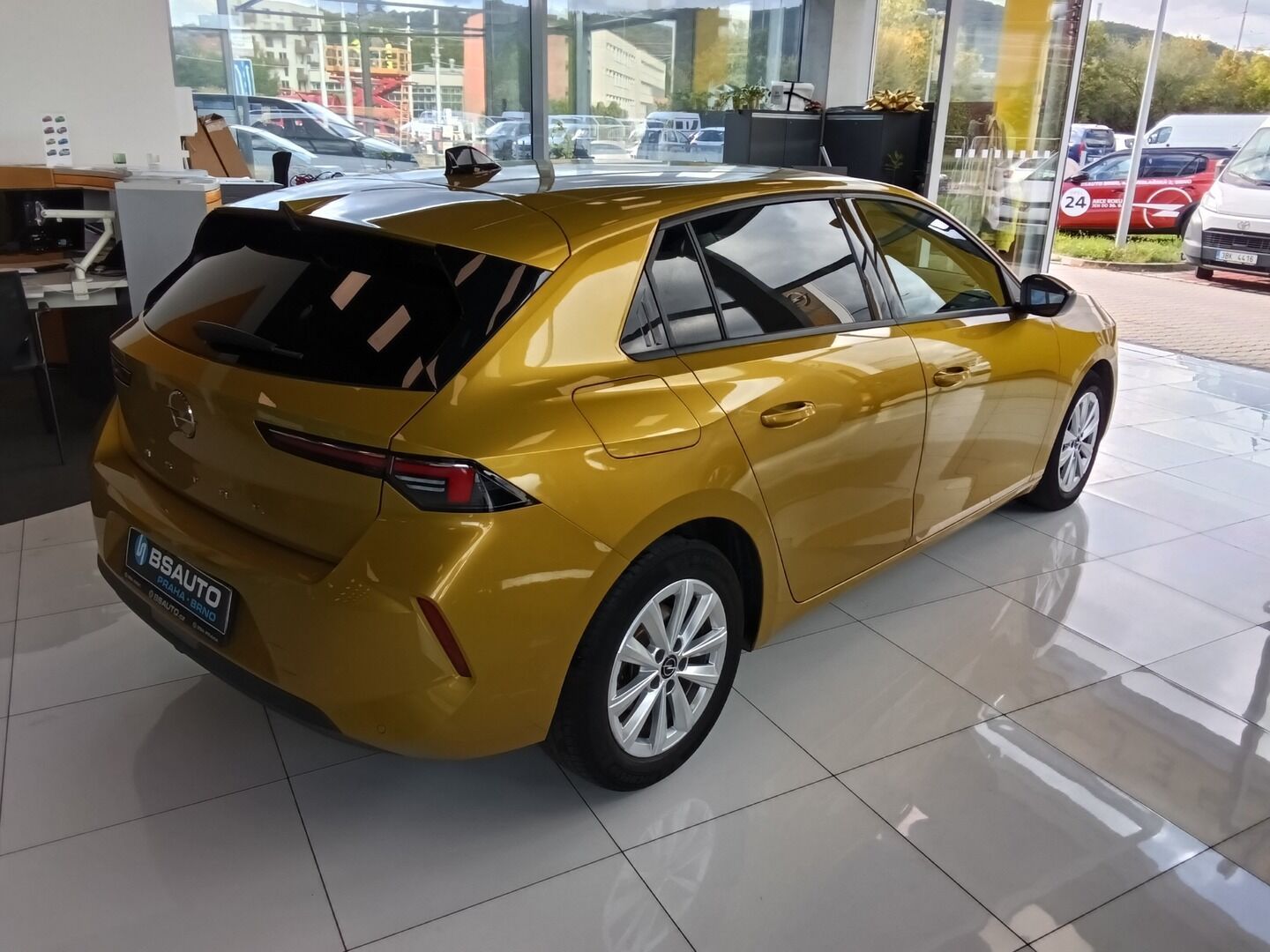 Opel Astra, 1.2T 81KW 2023 - fotka 3