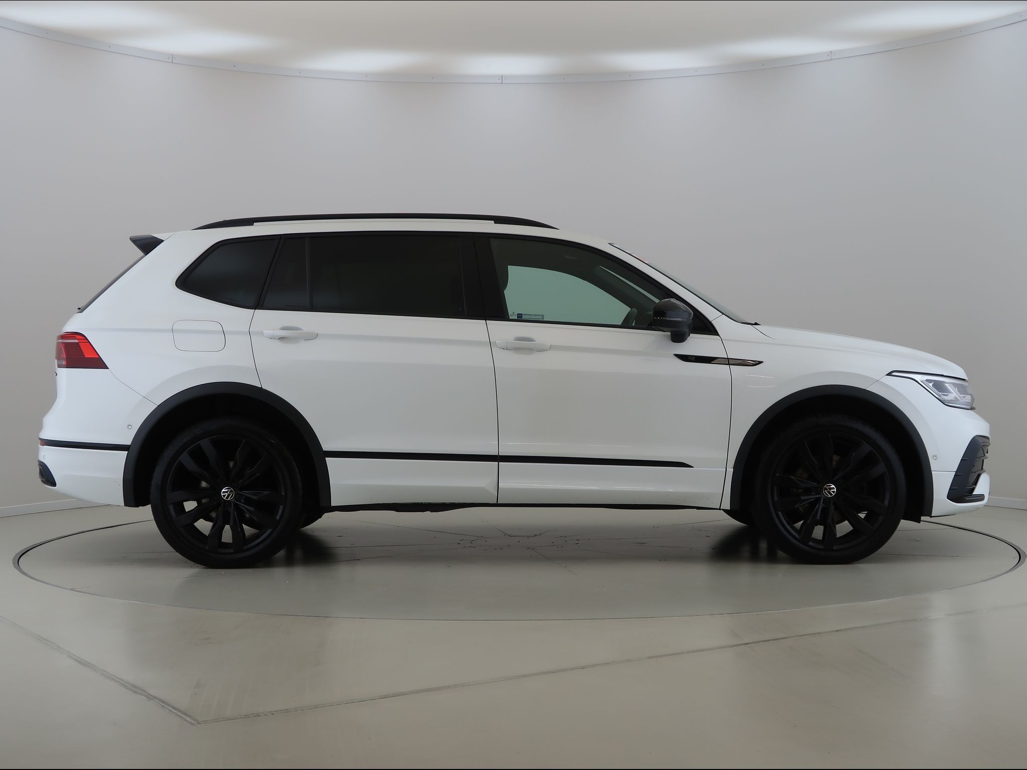 Volkswagen Tiguan Allspace, 2.0,TDI,147kW,4X4,DSG,R-Line,C - fotka 4