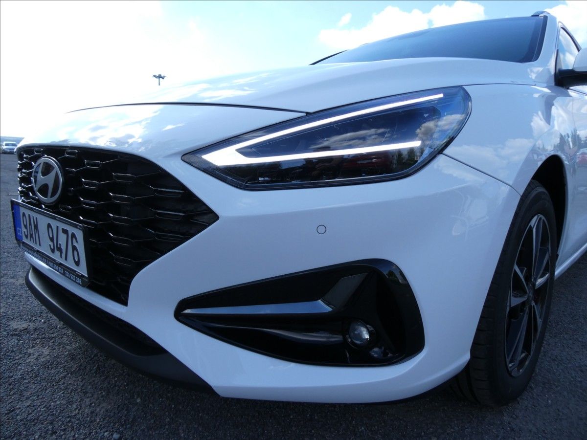 Hyundai i30, 1,0 T-GDi 88kW Smart,ČR,naviga - fotka 4