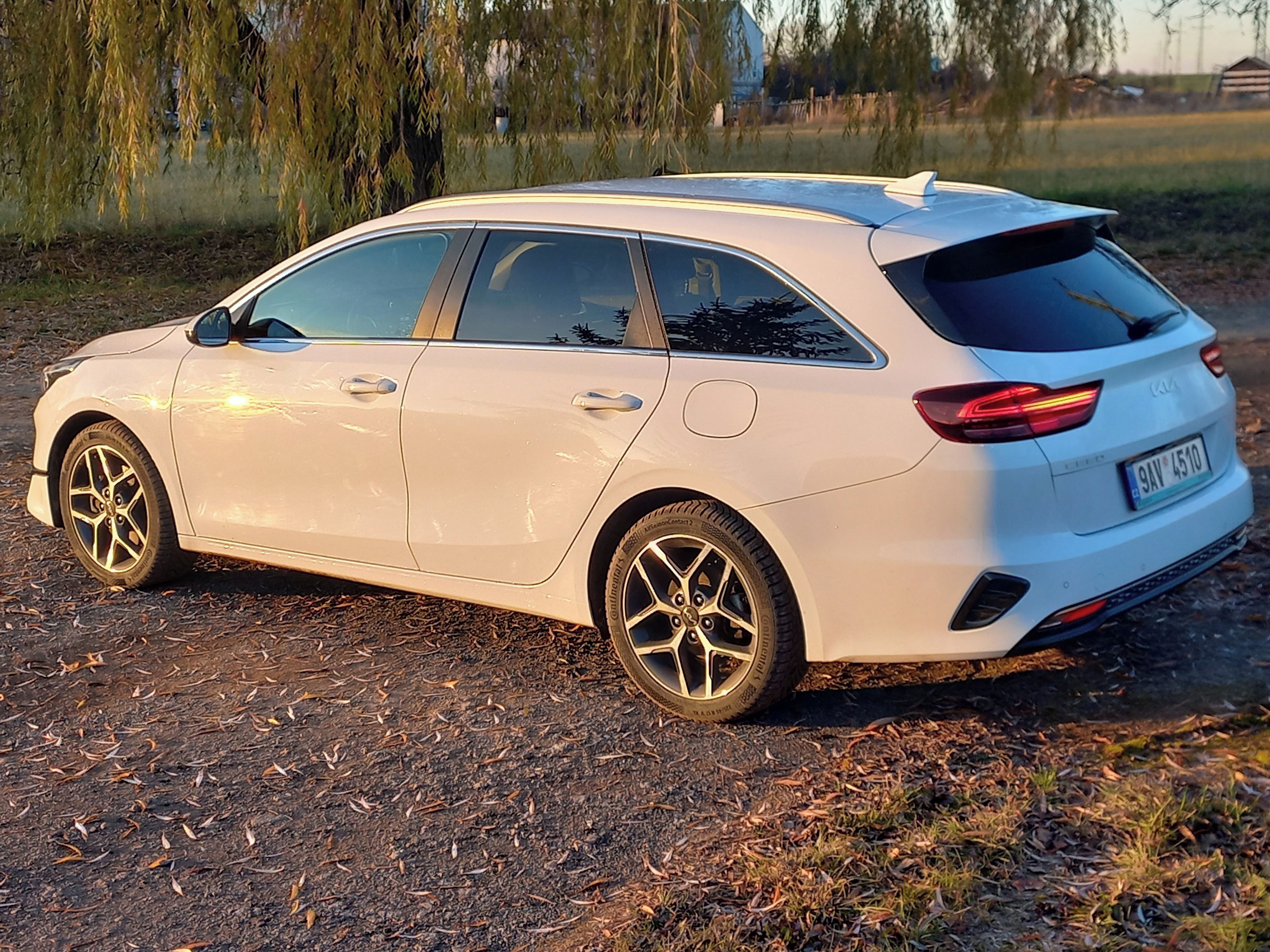 Kia Cee´d SW, 1.5T-GDi 118kW TOP,LED,AUTOMAT - fotka 6
