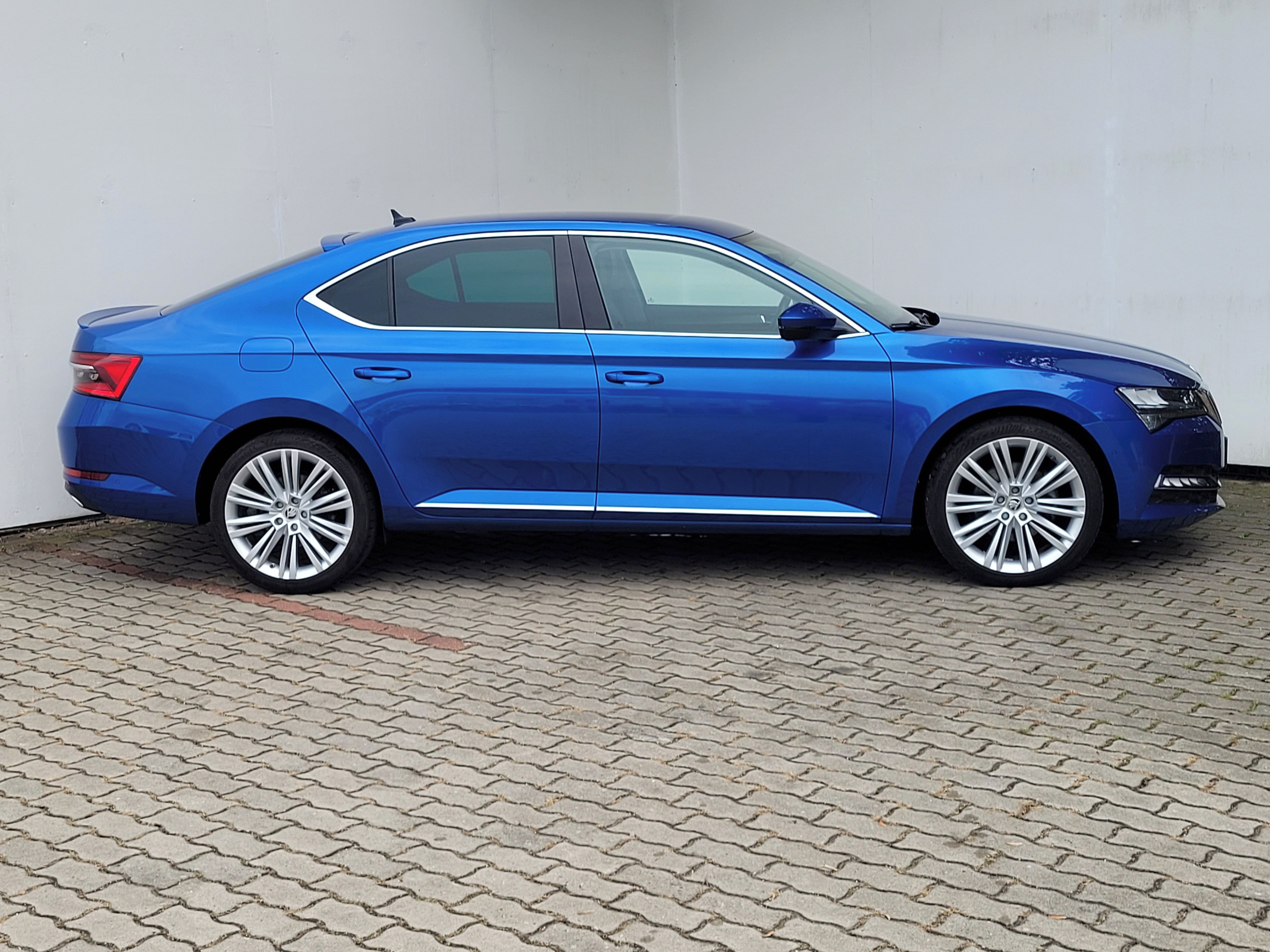 Škoda Superb, 2.0 TDI 110 kW STYLE Plus - fotka 4