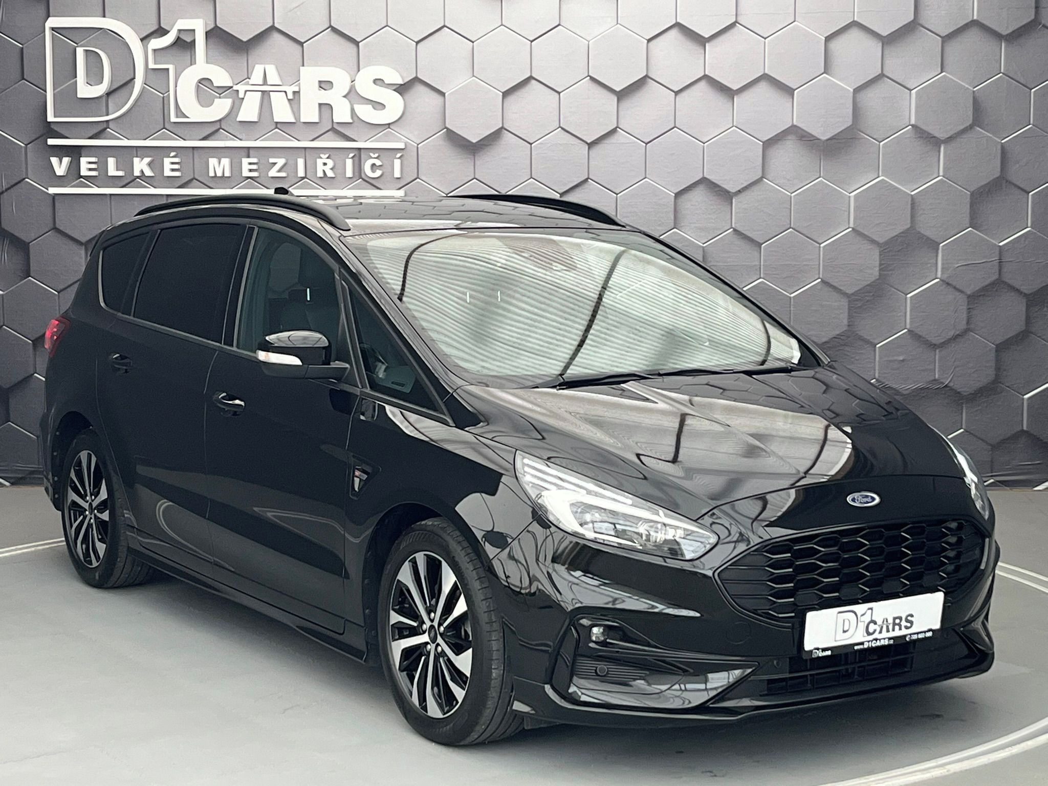 Ford S-MAX, 2,5 HEV ST-Line - fotka 5