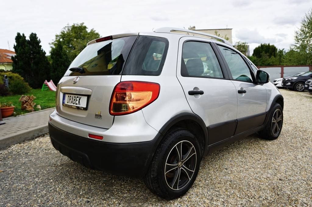 Fiat Sedici, 1,6 16V 88 kW - fotka 4