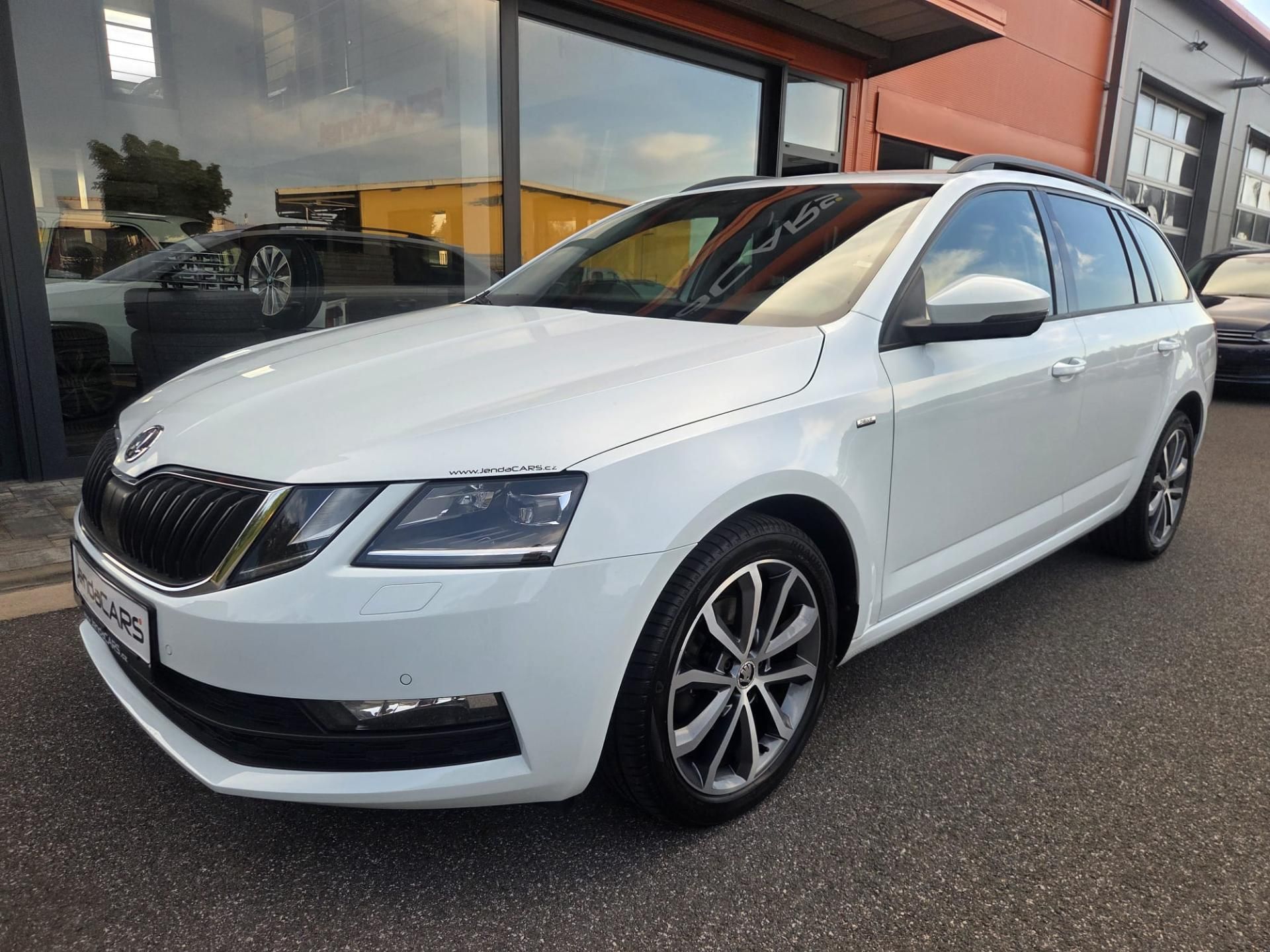 Škoda Octavia, 1.6 TDI SERVISNÍ KNÍŽKA