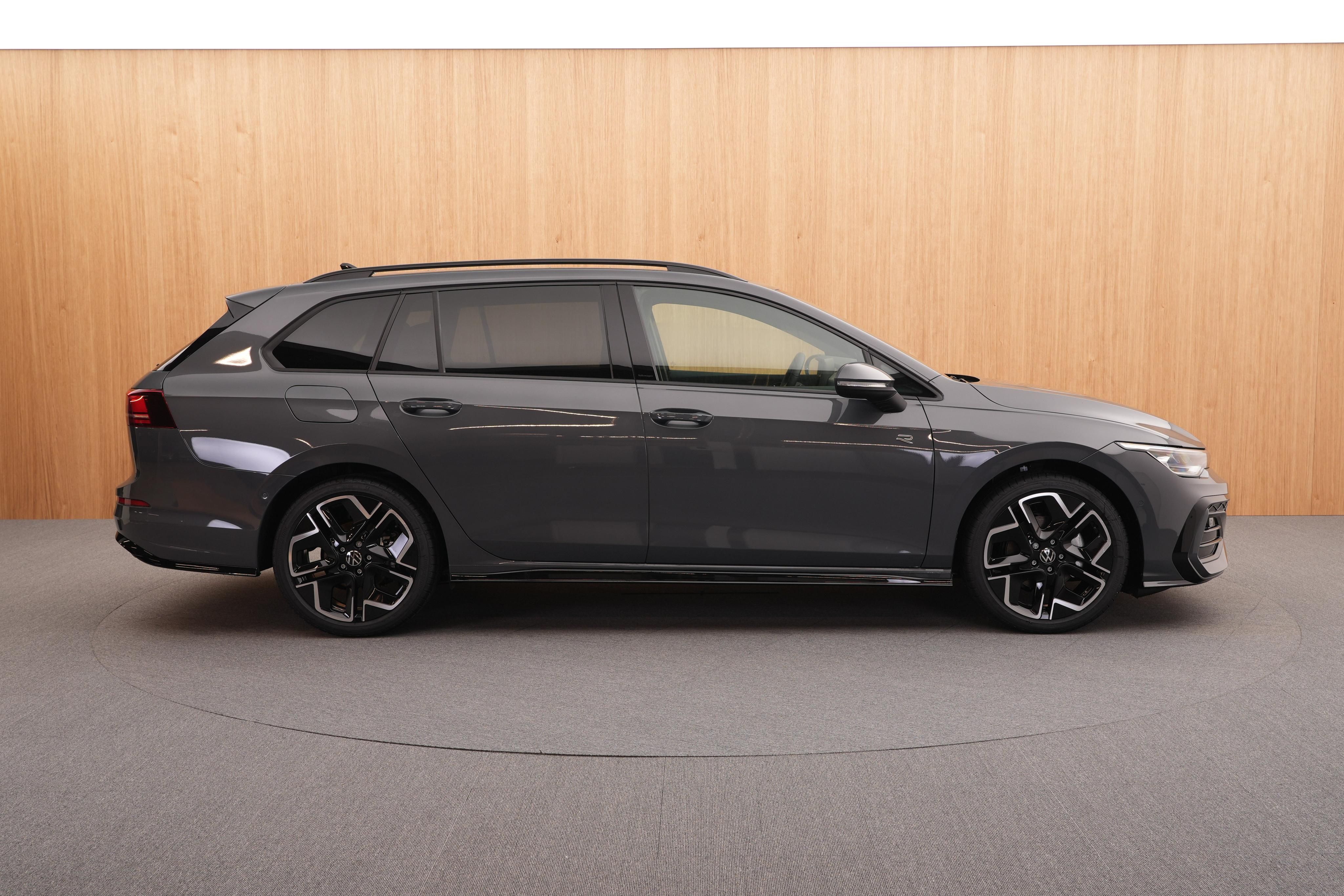 Volkswagen Golf Variant, R-Line Limited 1.5 eTSI mHEV - fotka 5