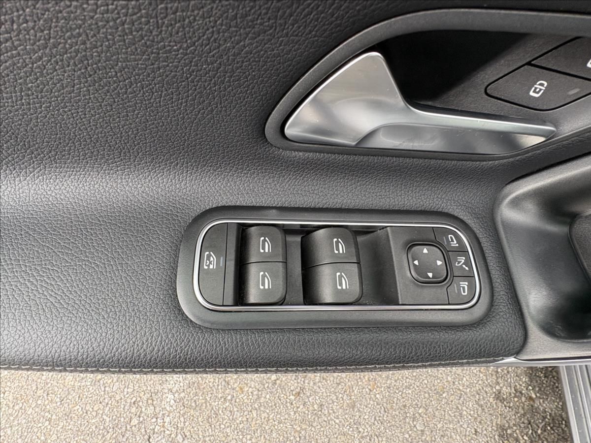 Mercedes-Benz Třídy A, 1,3 250e Full Led,Navi,Výhřev - fotka 4