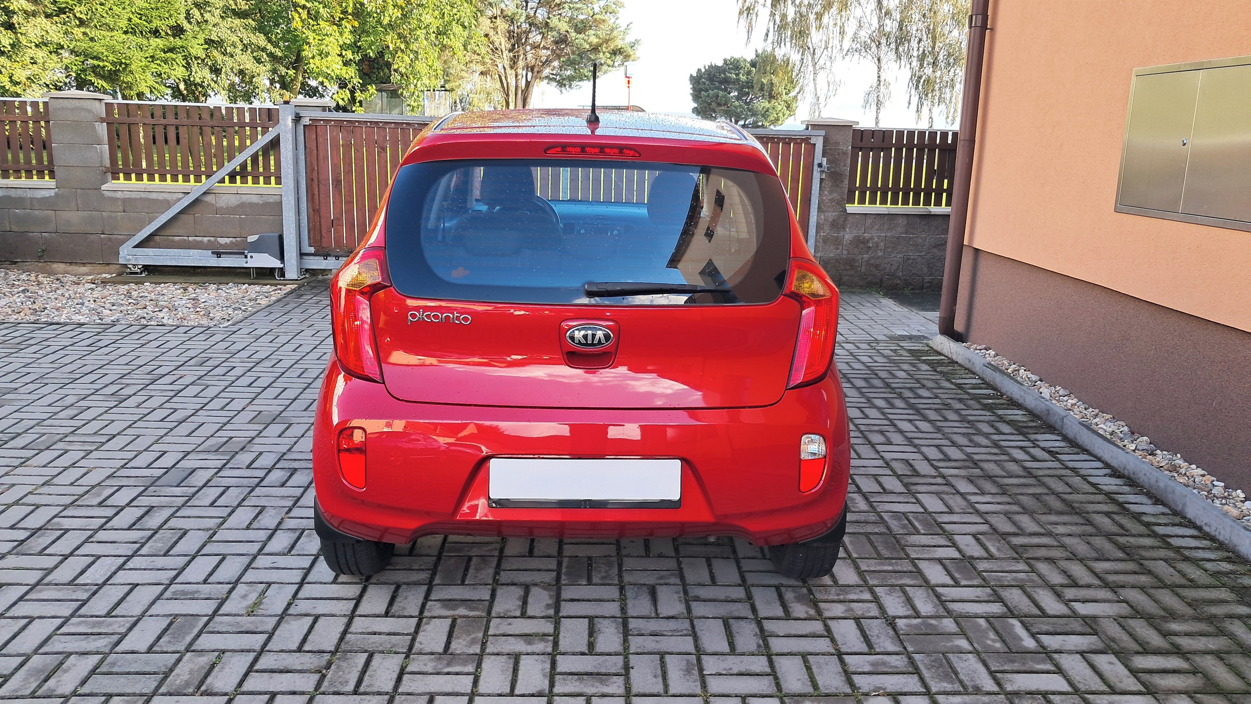 Kia Picanto, 1.2i / AUTOMAT / najeto 80 000 - fotka 4