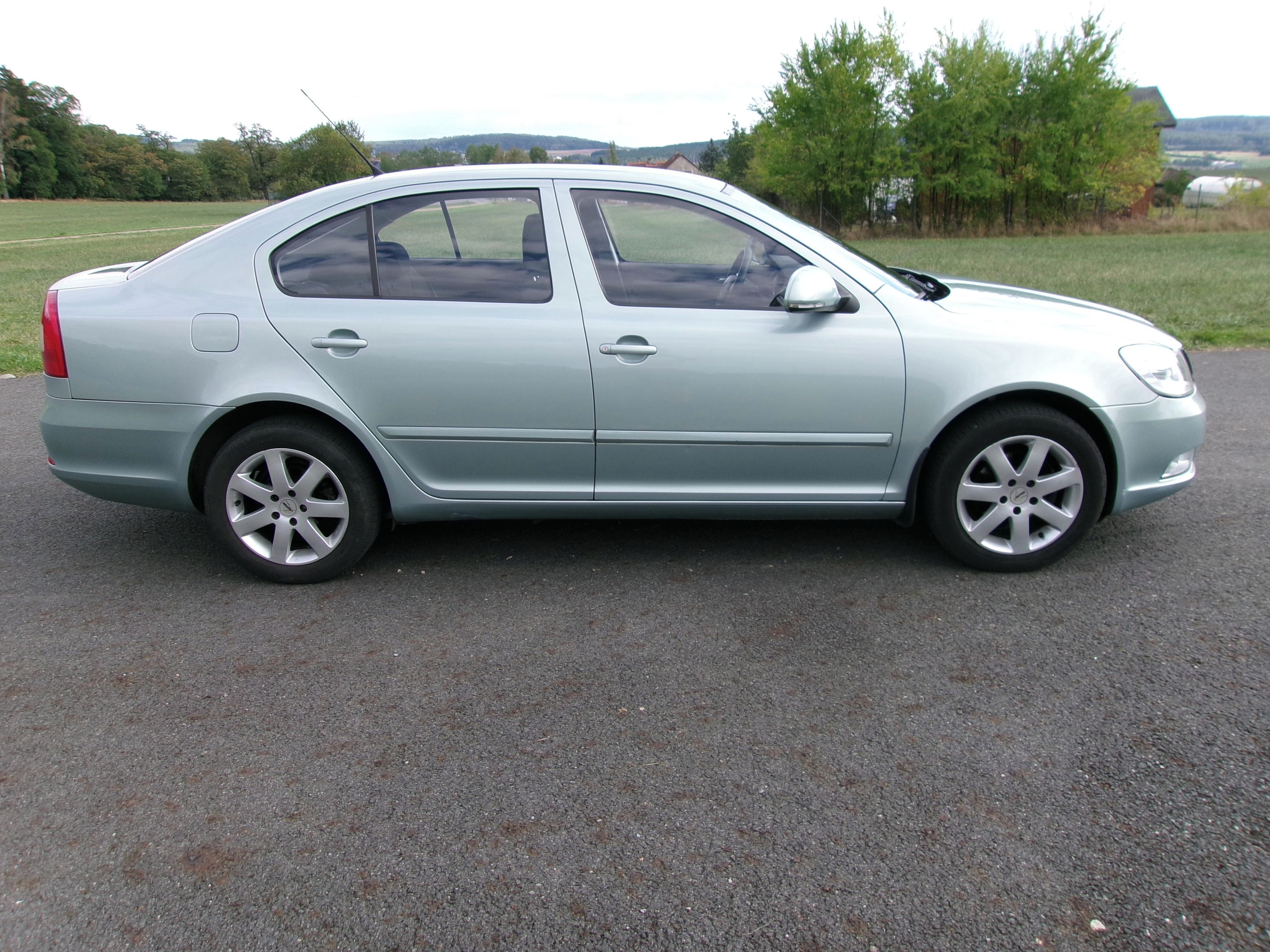 Škoda Octavia, 1,2 TSI 77kw 117 000KM koup ČR - fotka 6
