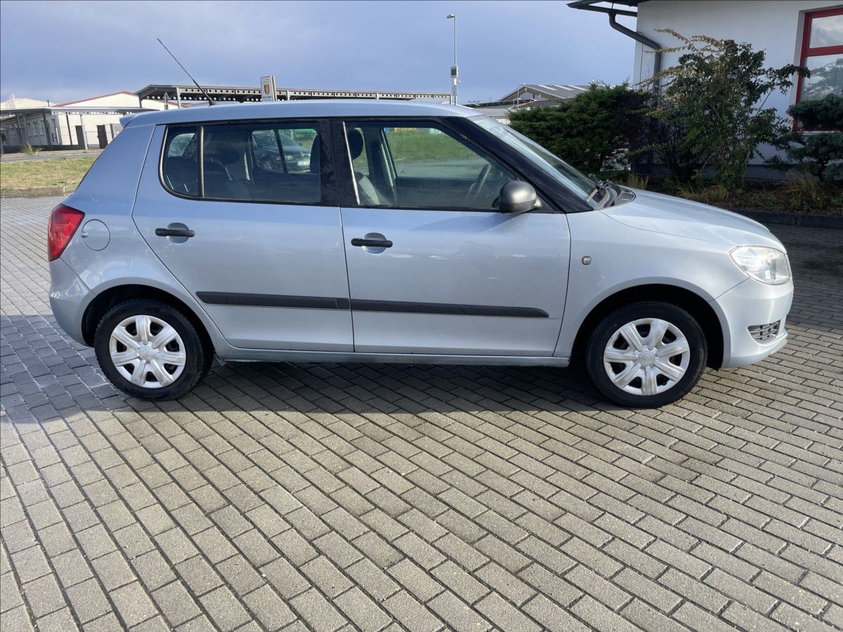 Škoda Fabia, 1,4 MPi 63kw Klima ESP po STK - fotka 5