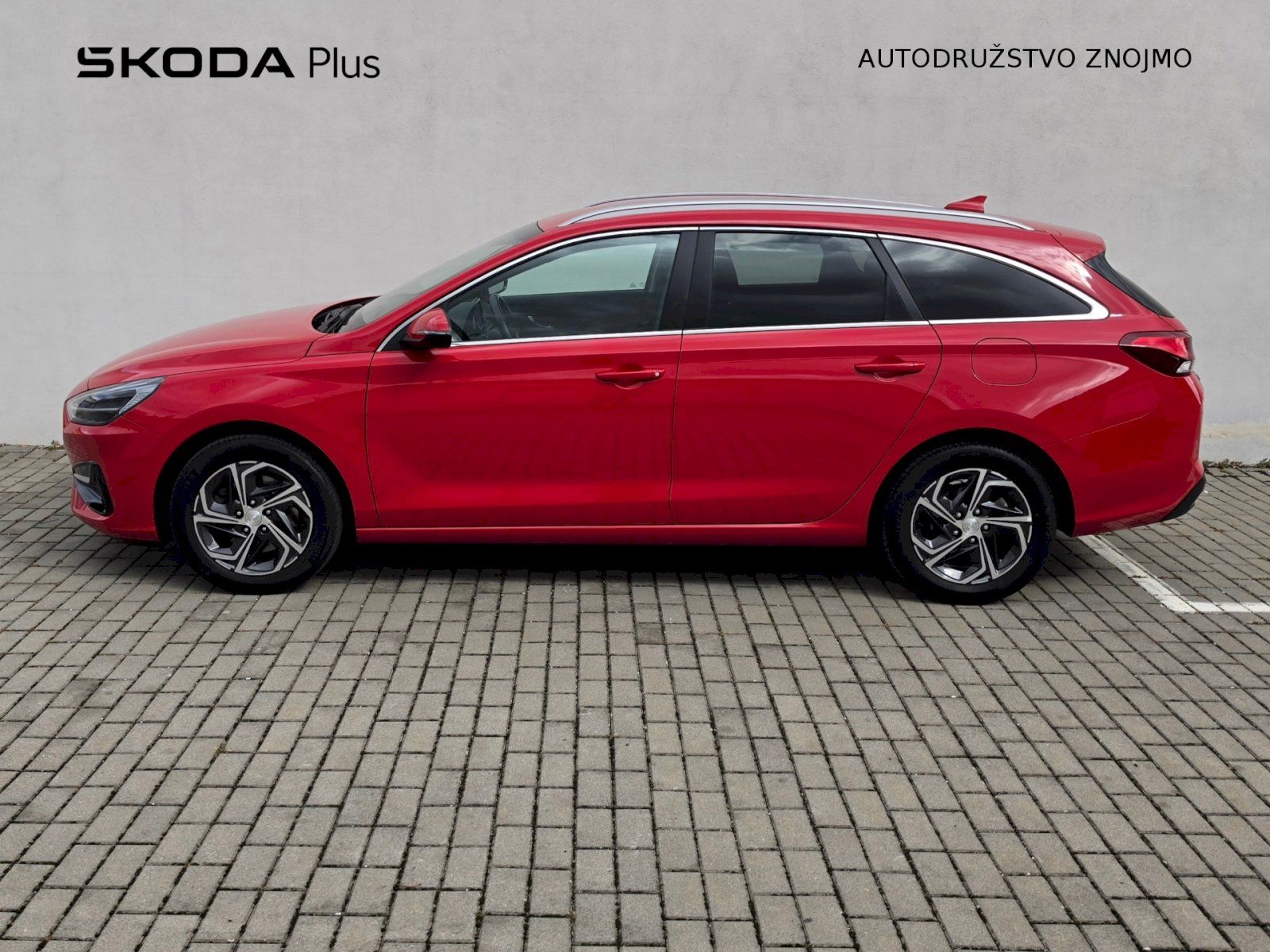 Hyundai i30, SW Family Smart 1,5GDi 80kW - fotka 3