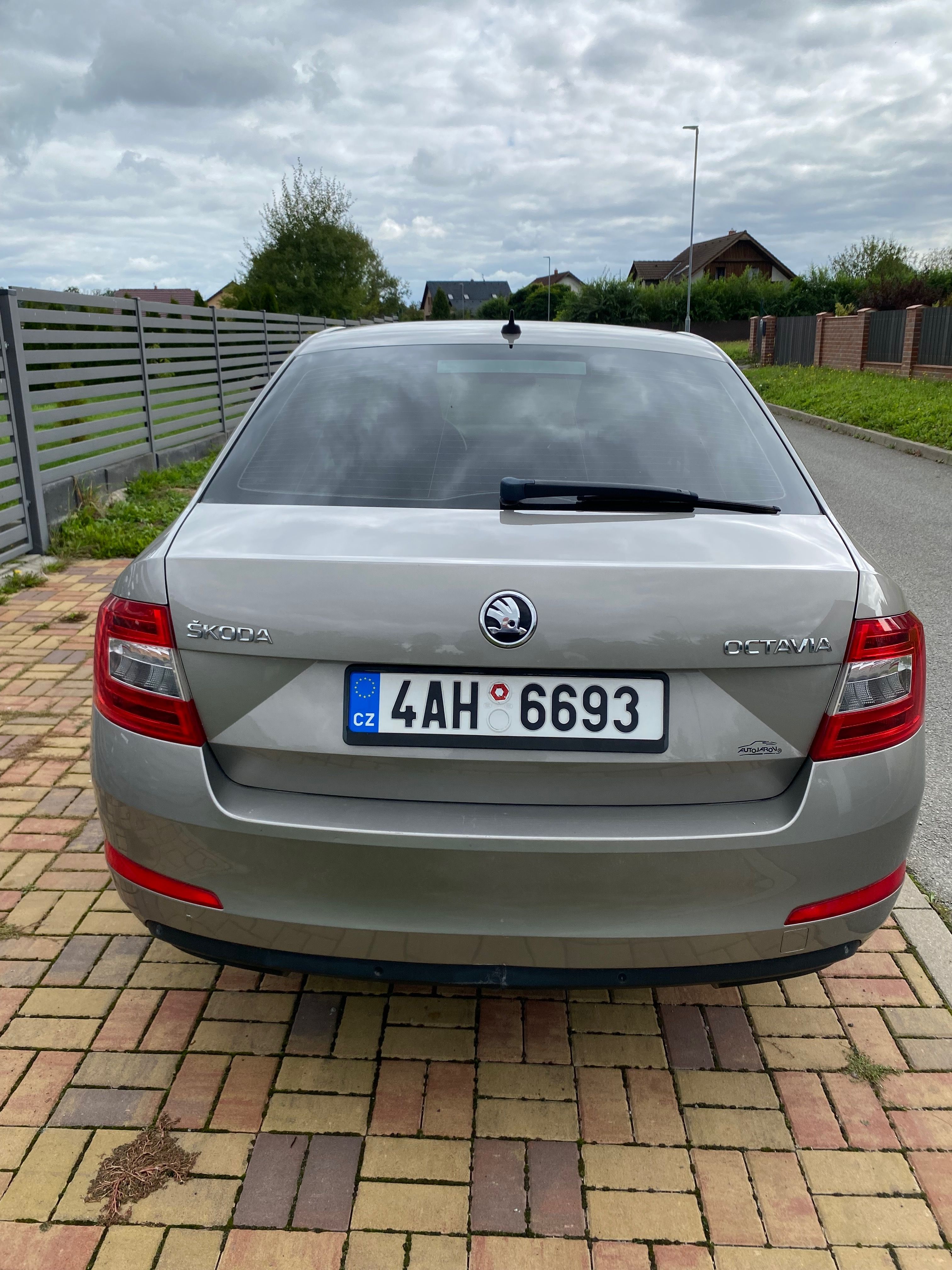Škoda Octavia, 1,6Tdi 77Kw,elegance,CZ,2maj. - fotka 4