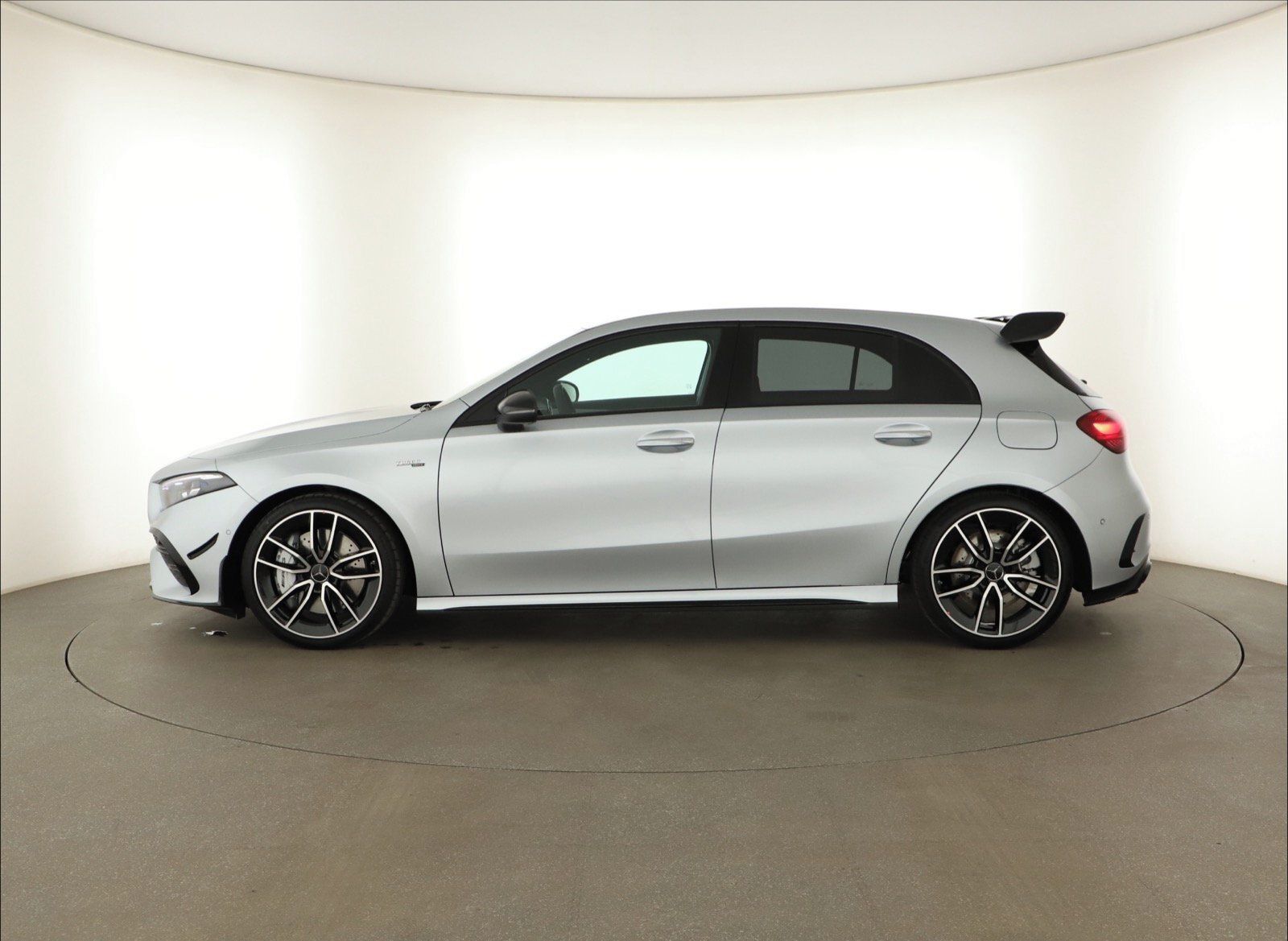 Mercedes-Benz Třídy A, 35 AMG 4MATIC, A35 AMG - fotka 2