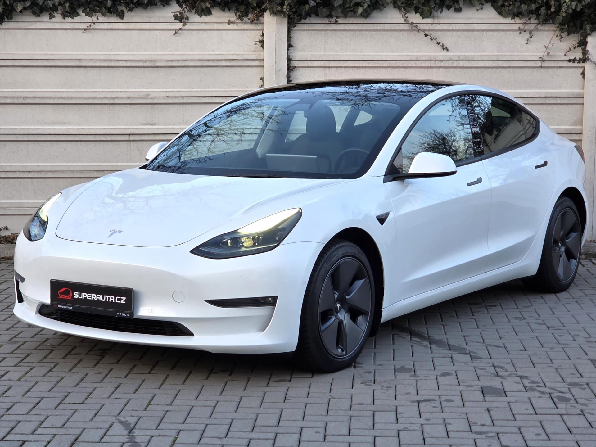 Tesla Model 3, Long Range RWD SOH 96% 1.maj - fotka 3
