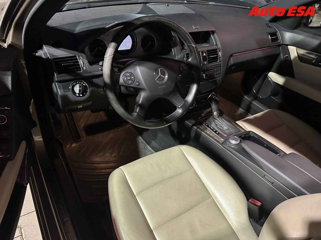 Mercedes-Benz Třídy C, 3.0 CDi C320 4Matic,ČR - fotka 3