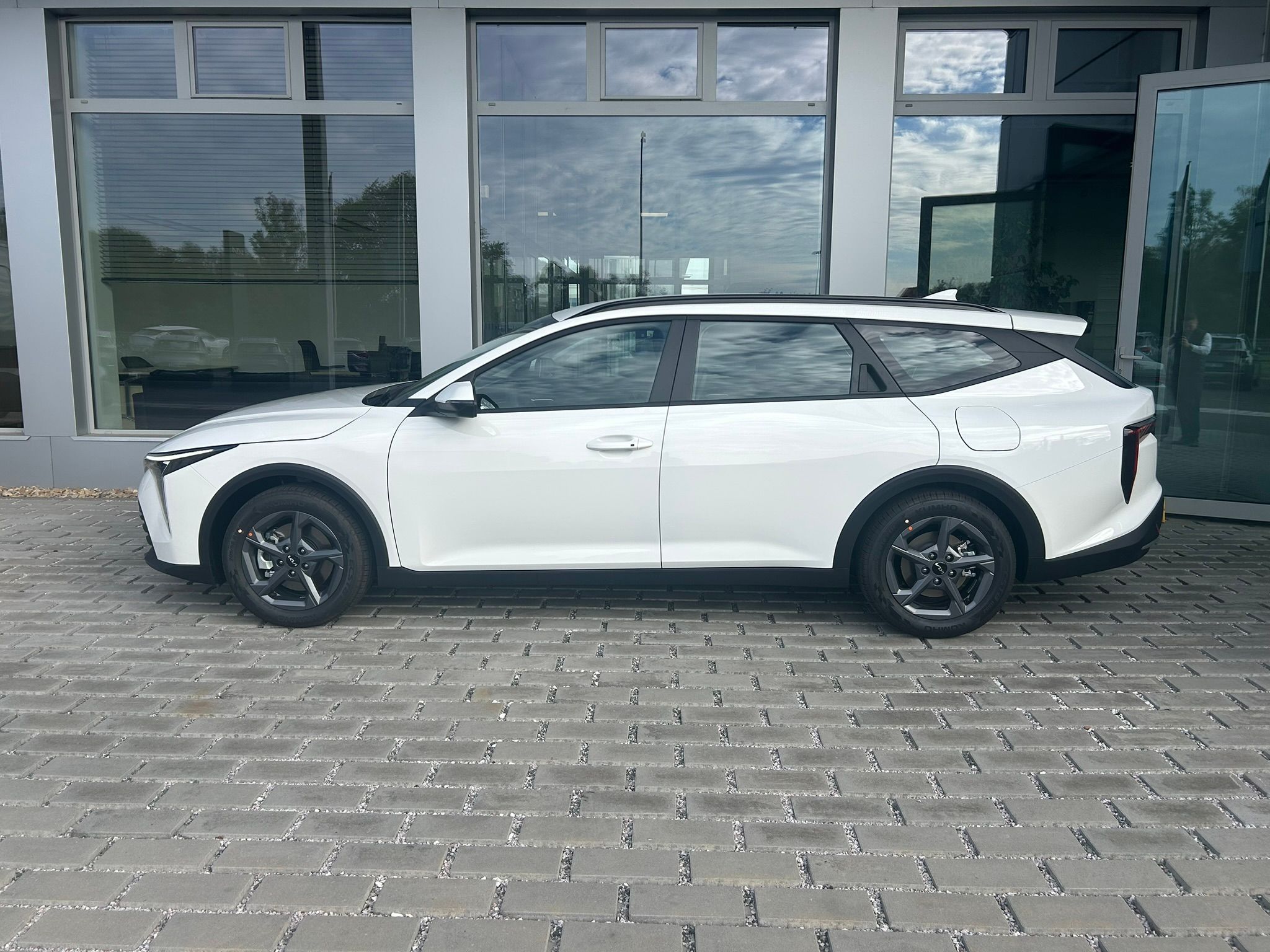 Kia K4, SW 1.0 T-GDi SPIN - fotka 4
