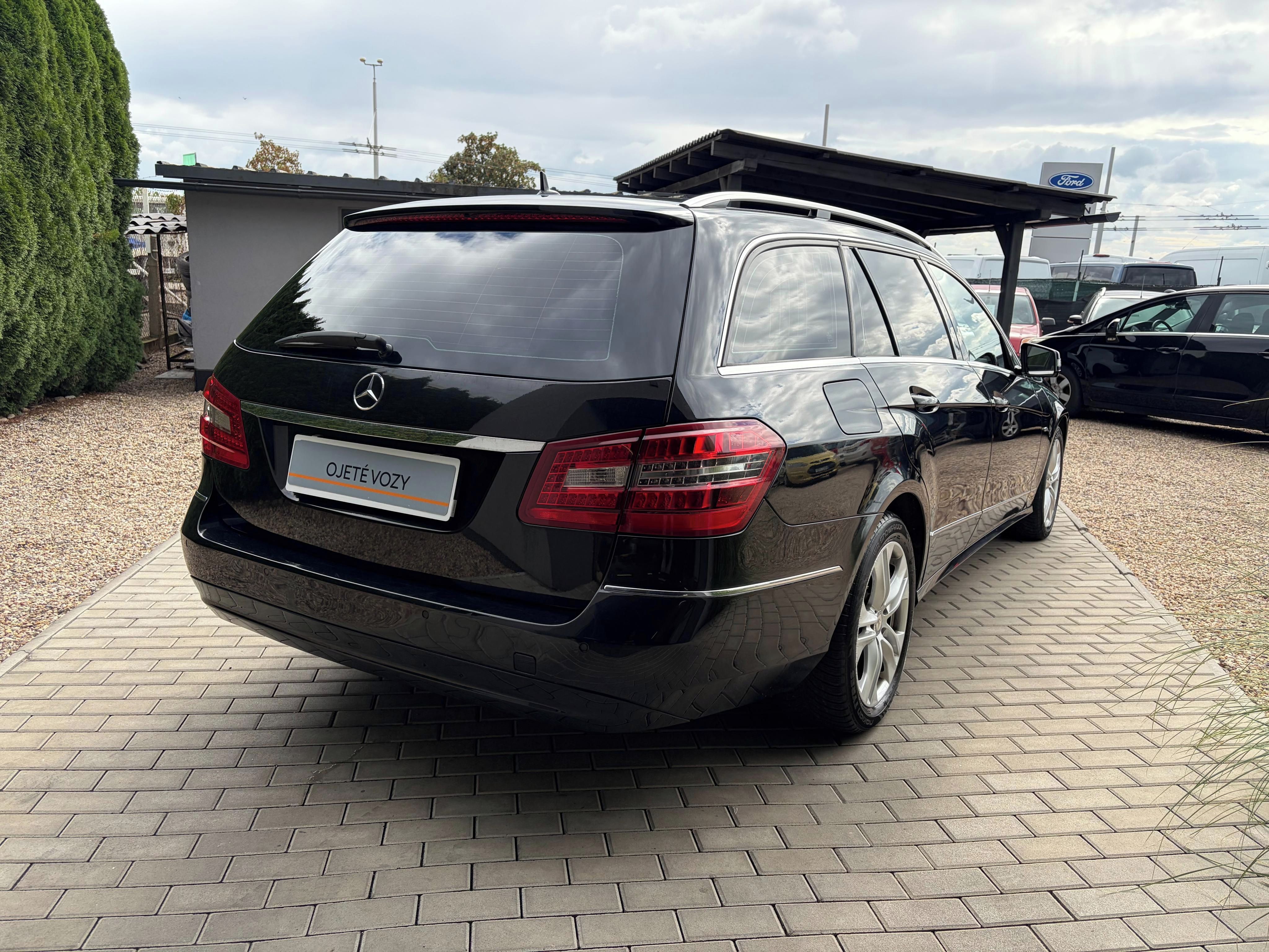 Mercedes-Benz Třídy E, 220 CDI 125kW Avantgarde Nivo - fotka 4