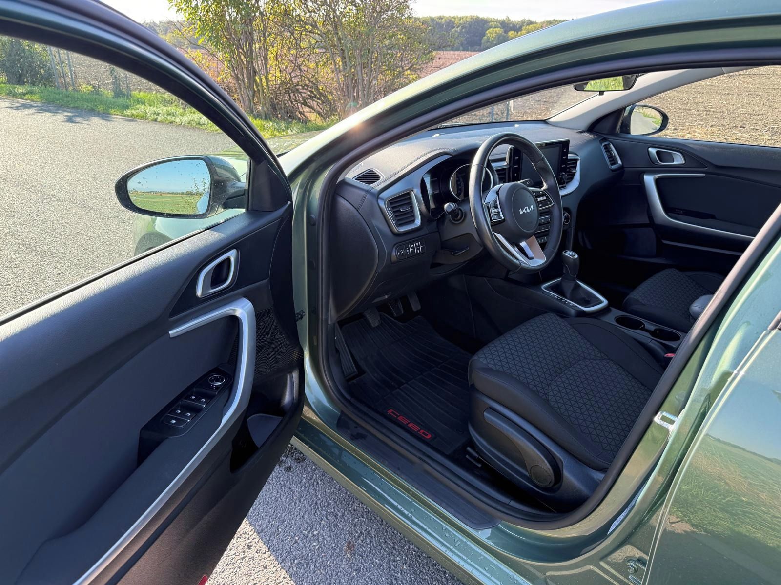 Kia Cee´d, 1.5i 117kW 22900km - fotka 6