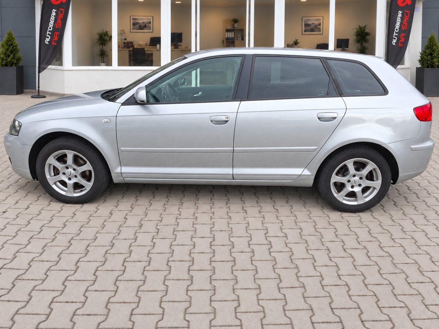 Audi A3, 1.6i 75kW -SERVISOVÁNO - fotka 5