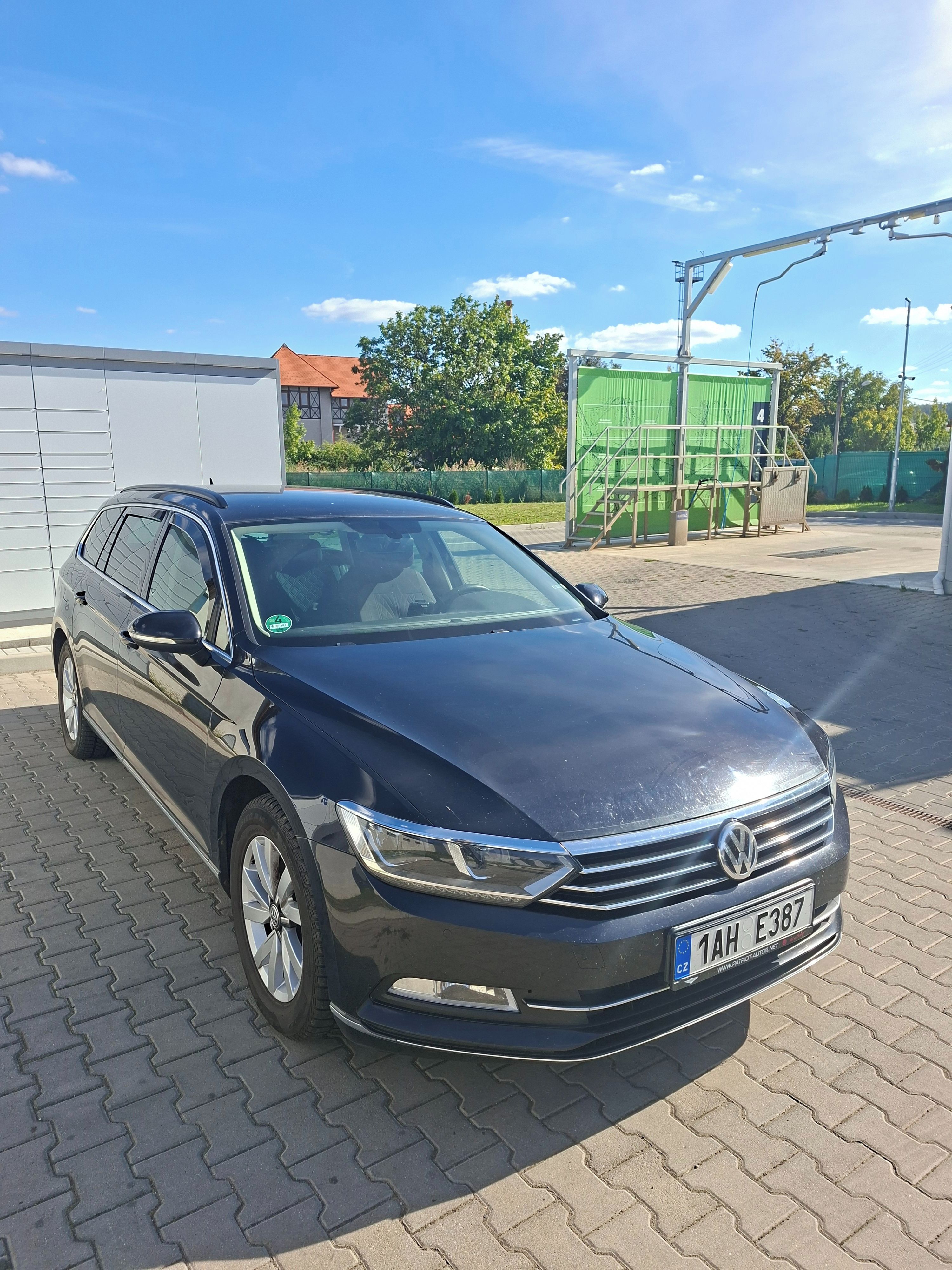Volkswagen Passat, VW Passat 2.0 TDI 110kW DSG - fotka 4