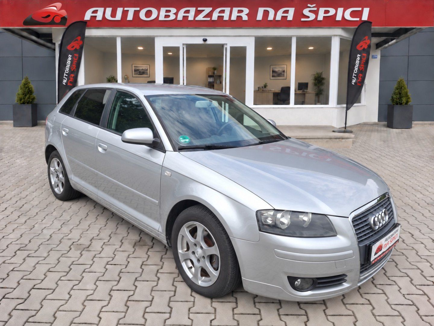 Audi A3, 1.6i 75kW -SERVISOVÁNO - fotka 2