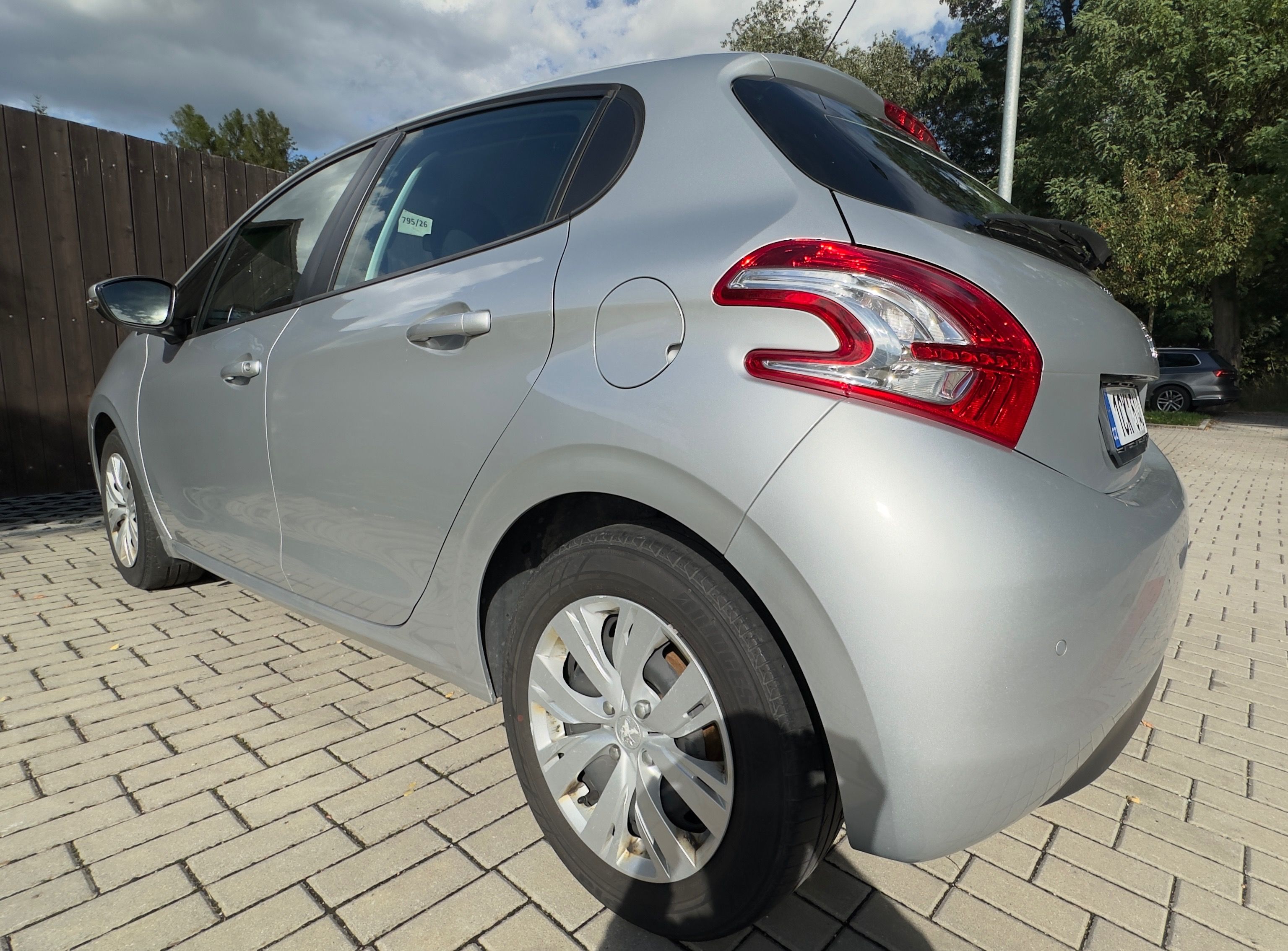 Peugeot 208, 1.2 VTi -Servisováno i rozvody - fotka 4