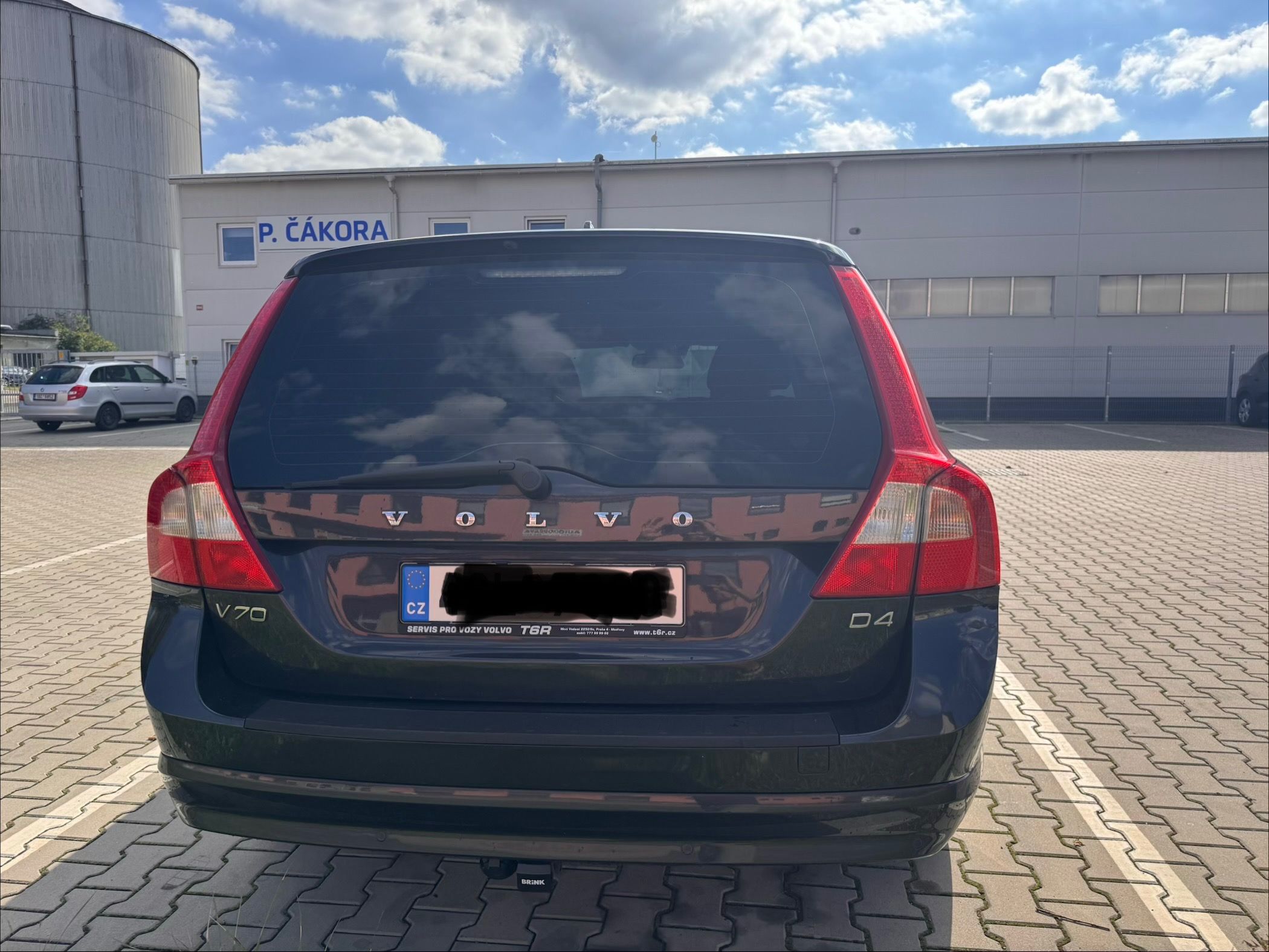 Volvo V70, Kůže,xenony,tažné,2 sady kol - fotka 5