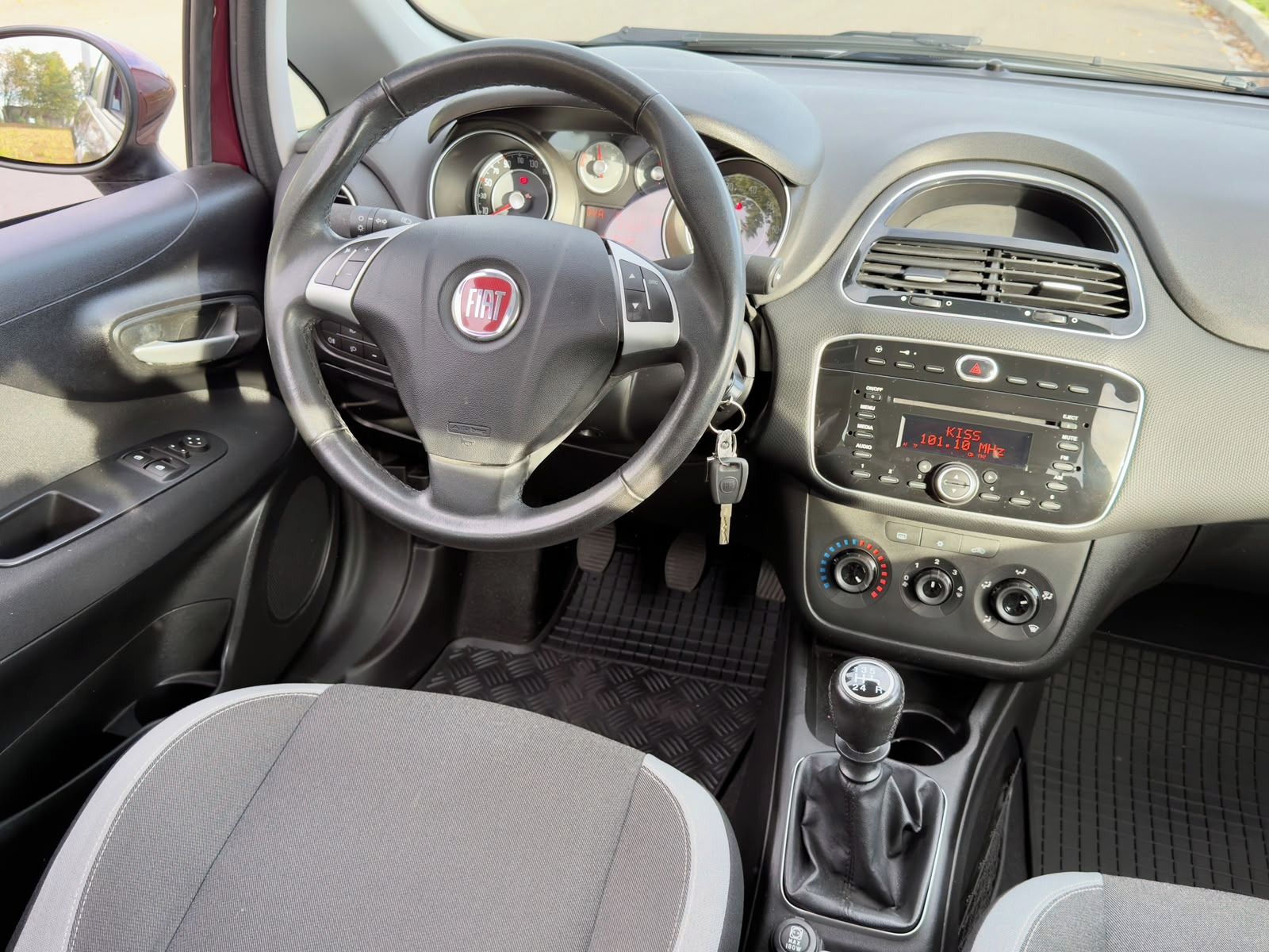 Fiat Punto, 1.Maj, 87TKM, SERVISKA, ROZVOD - fotka 5