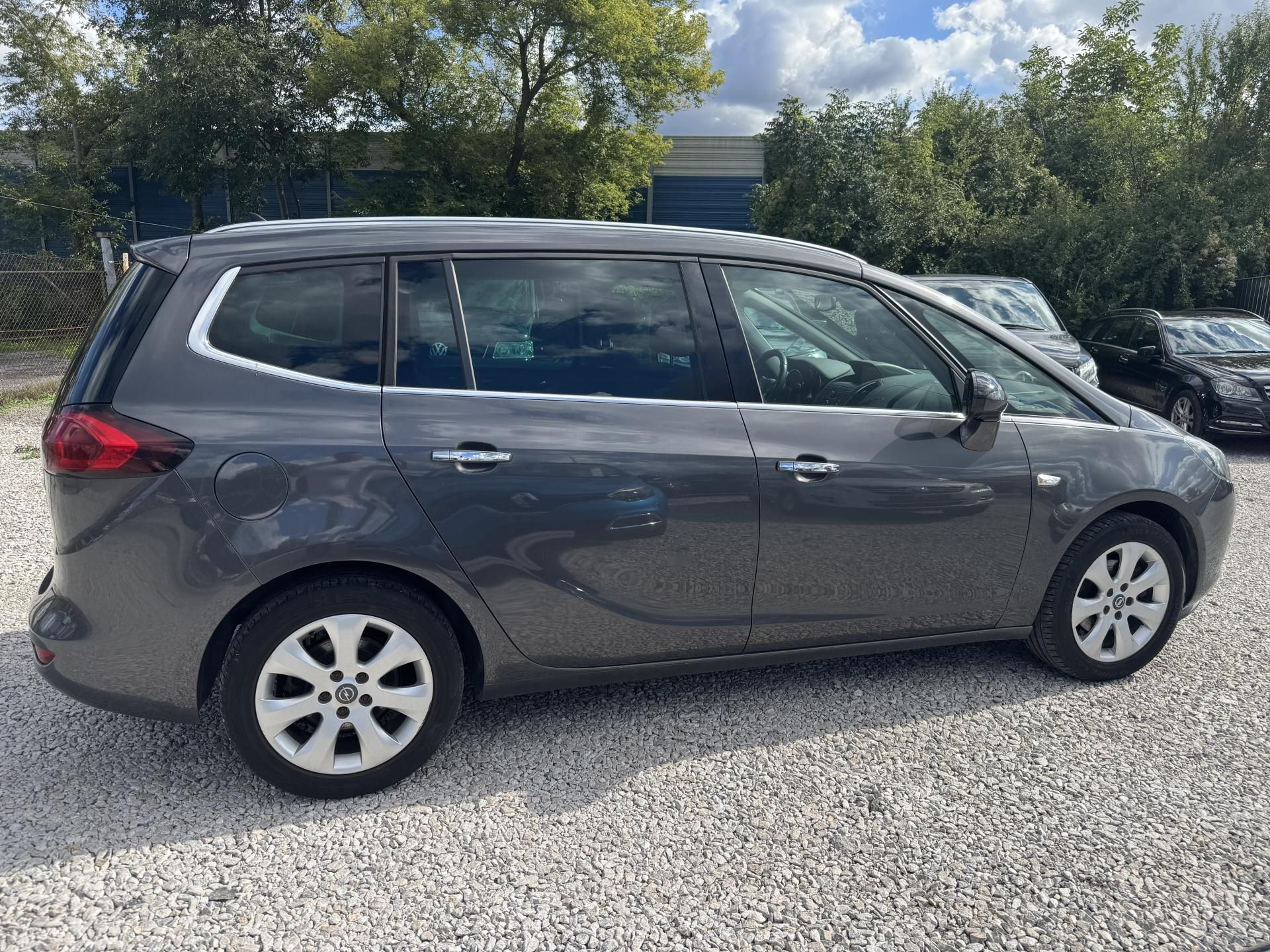Opel Zafira, TOURER 1.4T,7MÍST,2SADY KOL - fotka 4