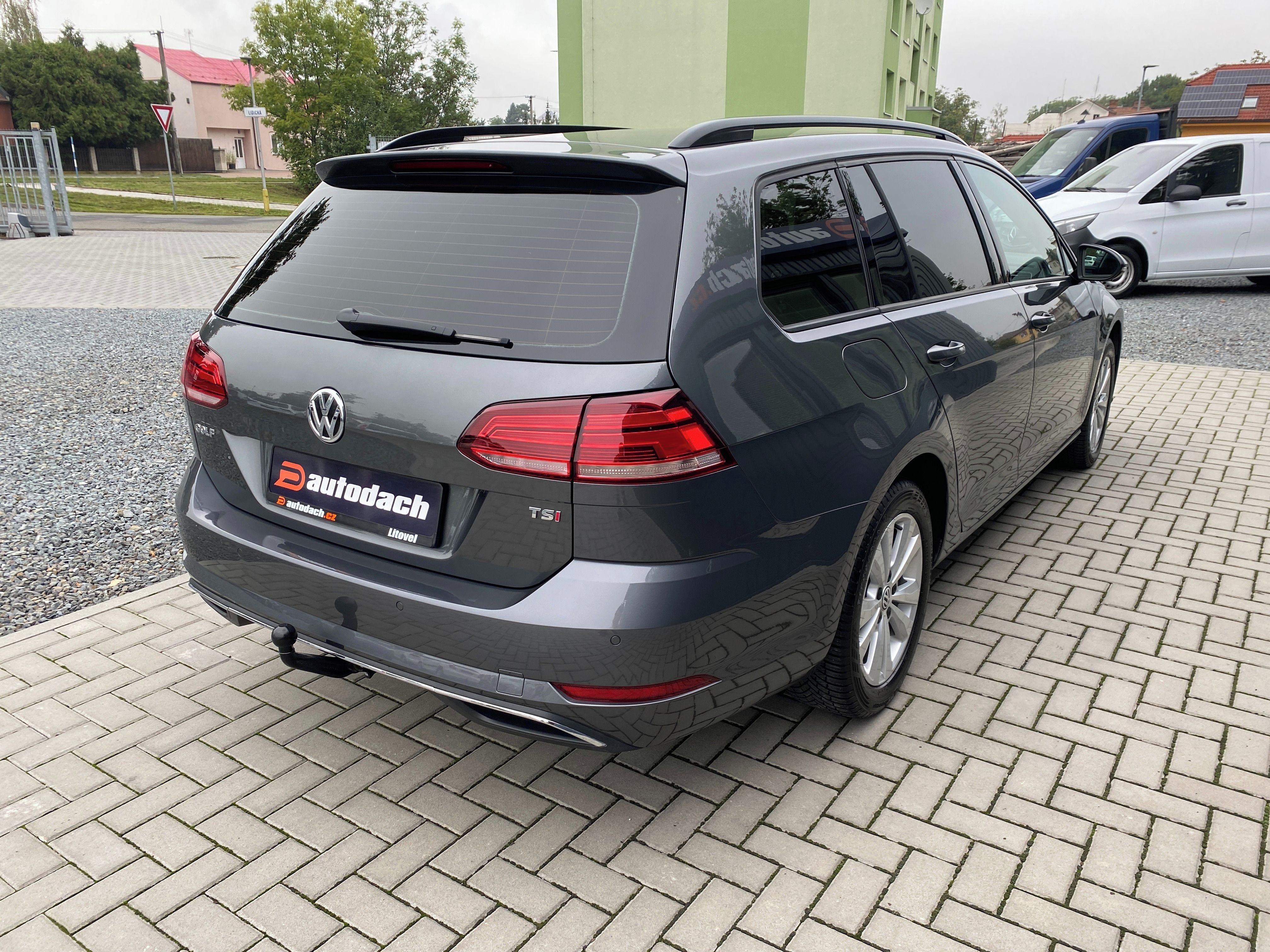 Volkswagen Golf, 1.4 TSI 92kW-1xMAJ.-LED- ACC - fotka 5