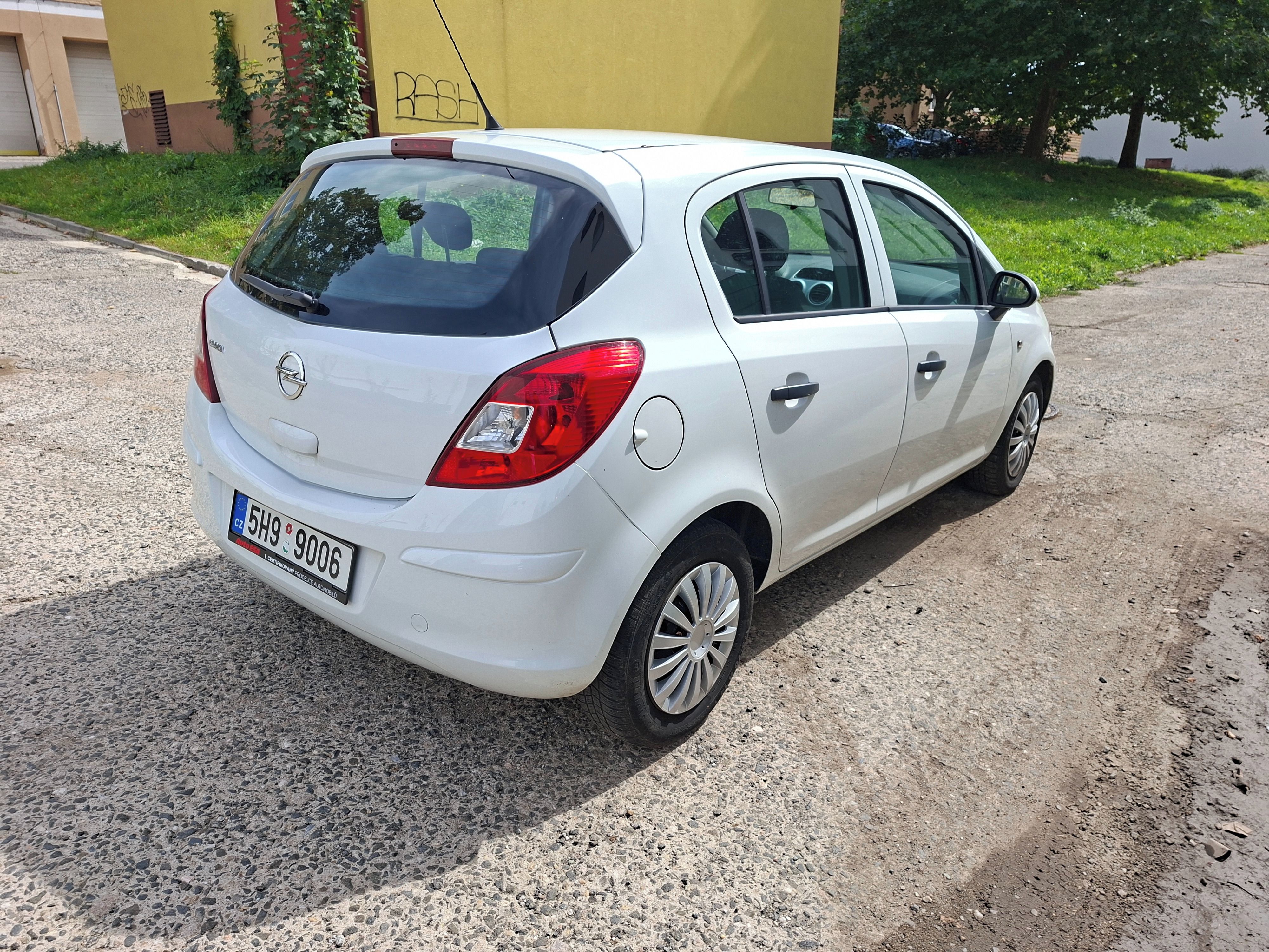 Opel Corsa - fotka 2