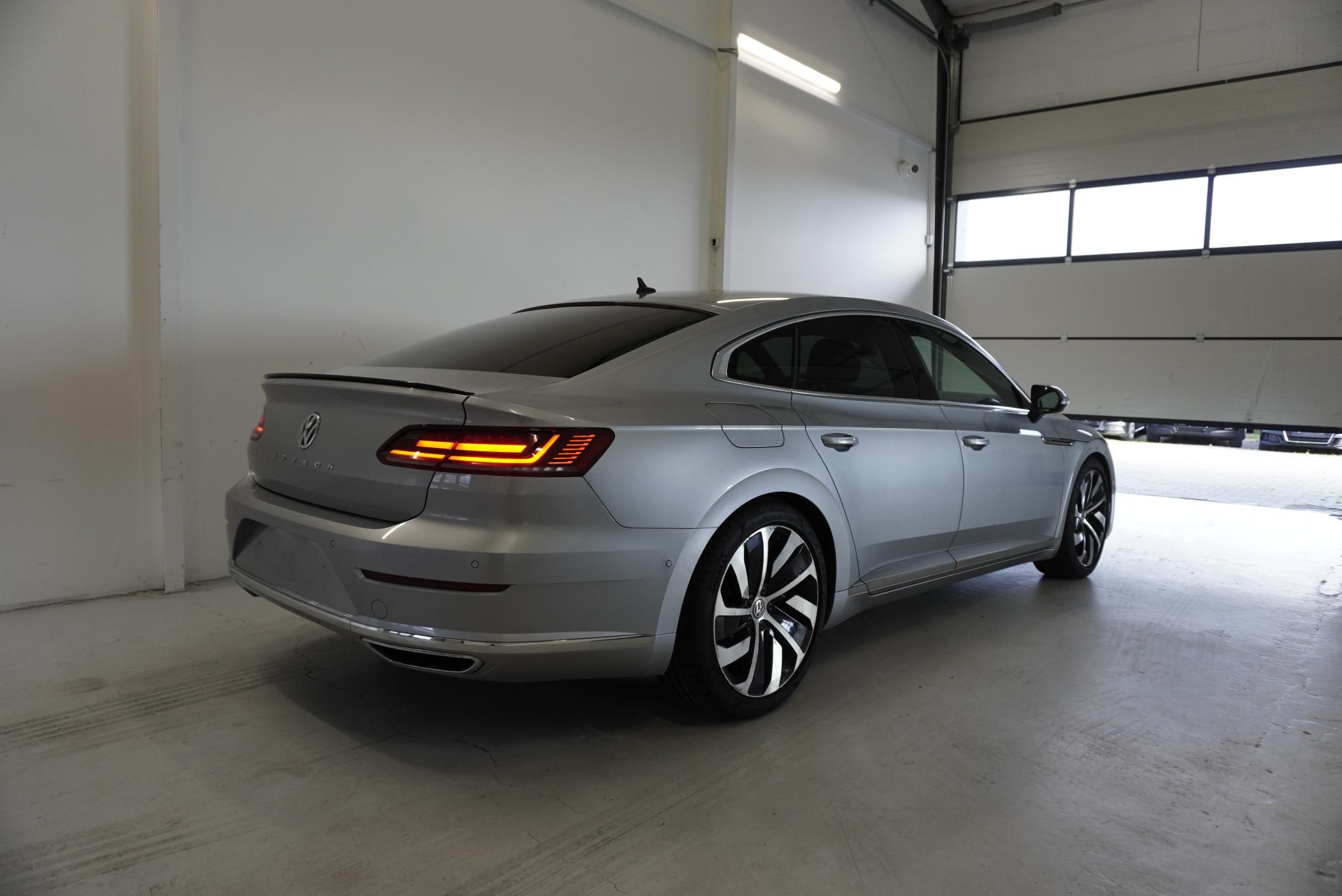 Volkswagen Arteon, 2.0 TDI 140kW R-LINE  DSG 7 - fotka 6