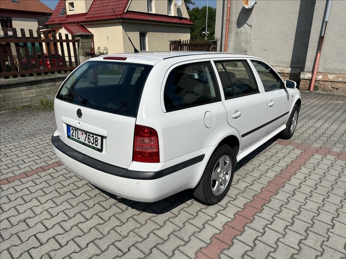 Škoda Octavia, 1,9 TDI Elegance - fotka 3
