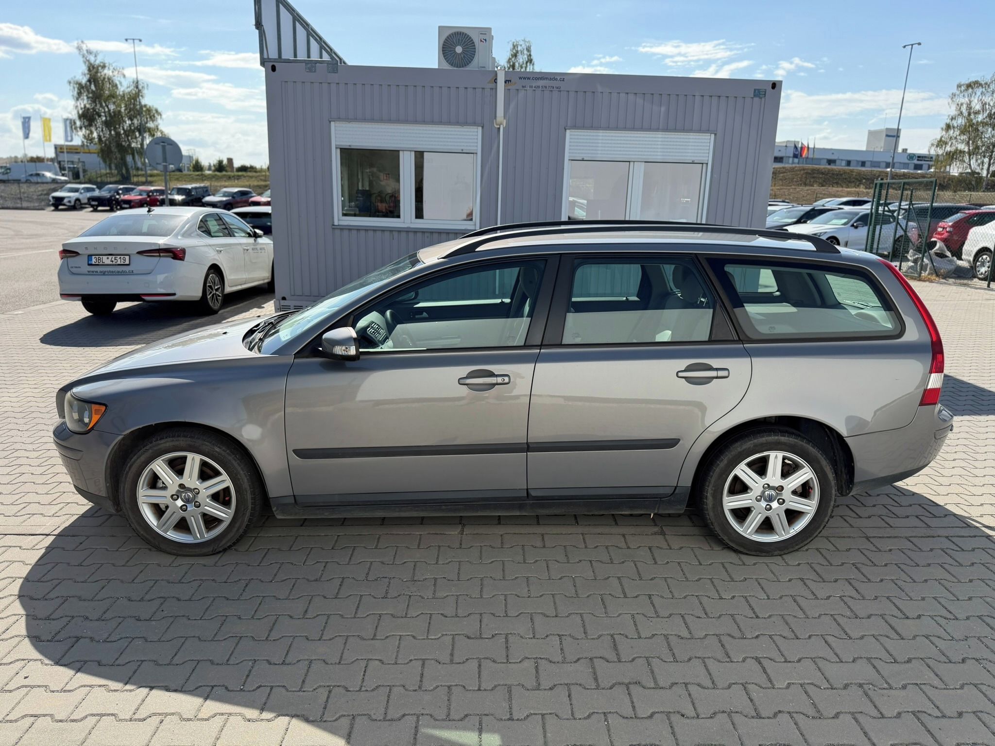 Volvo V50, 1.6D 80 kW Combi - fotka 4