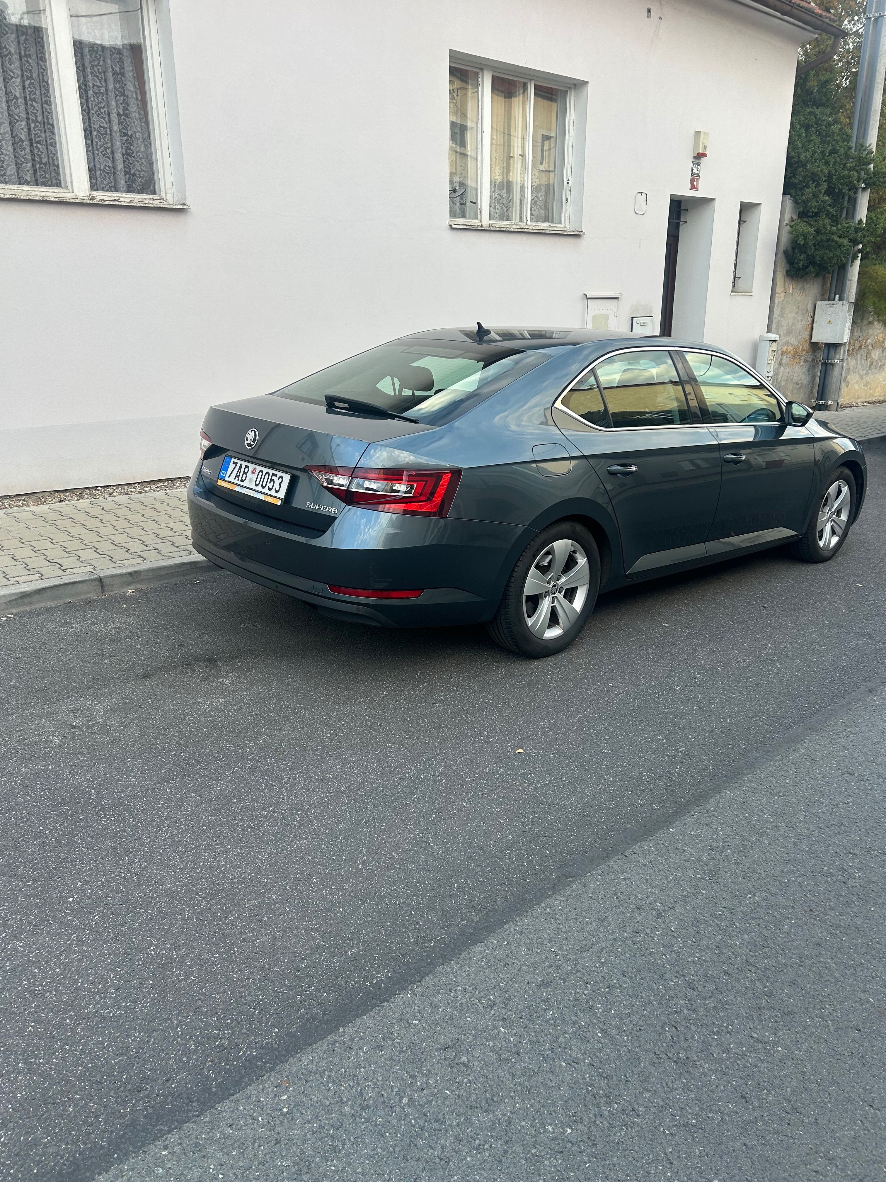Škoda Superb, Škoda Superb 2.0TDi DPH - fotka 4