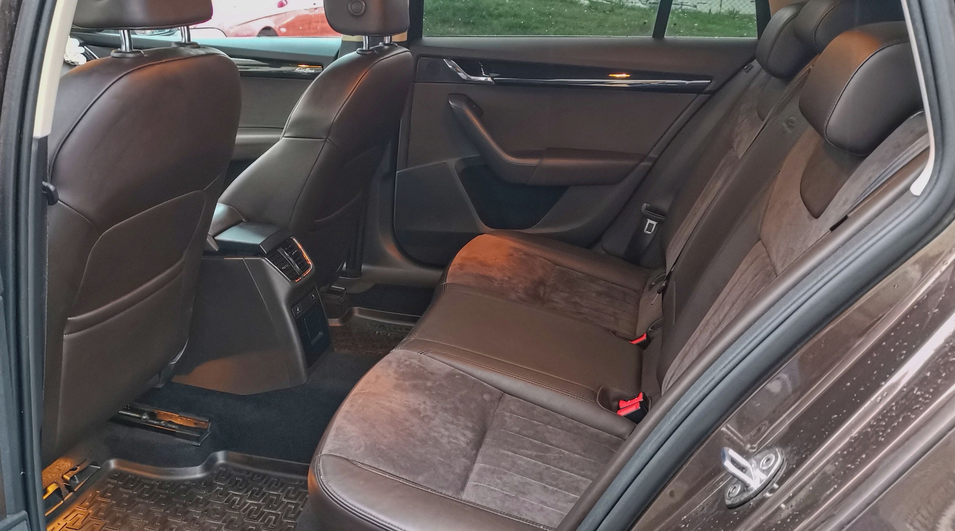 Škoda Octavia, Škoda Octavia III Combi4x4 L&K - fotka 4
