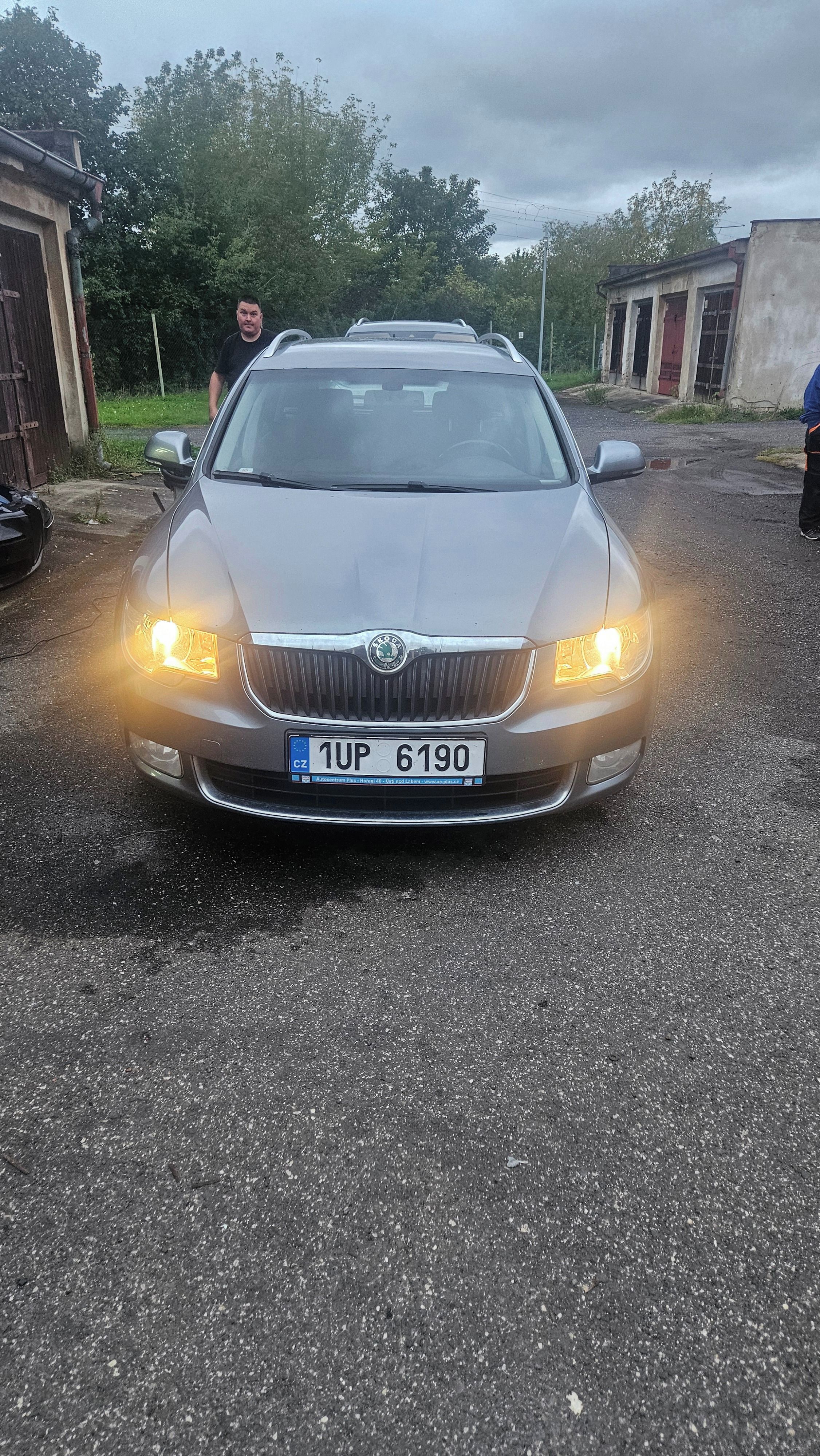 Škoda Superb - fotka 3