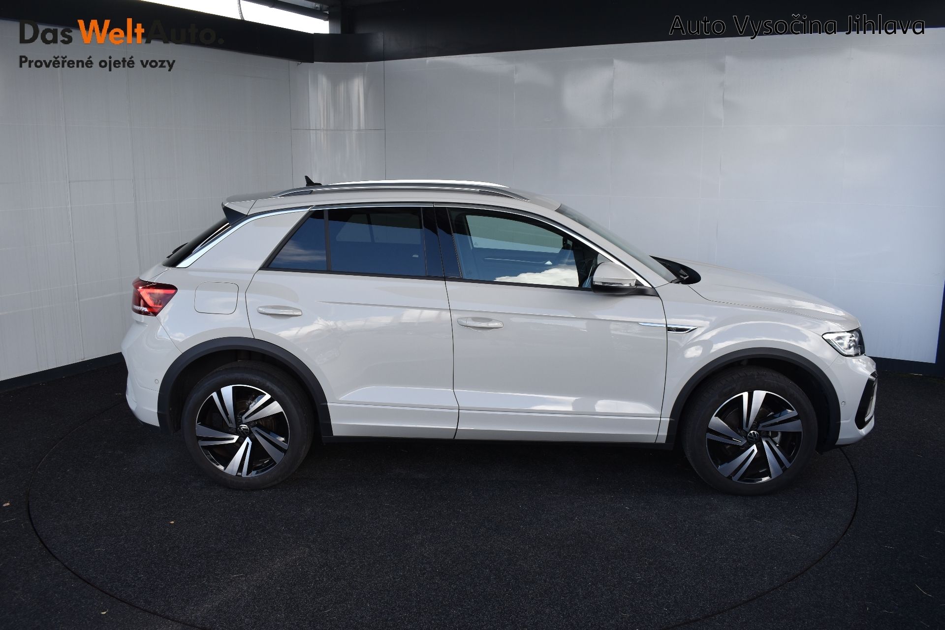 Volkswagen T-Roc, R-Line 1.5TSI 110kW DSG - fotka 6