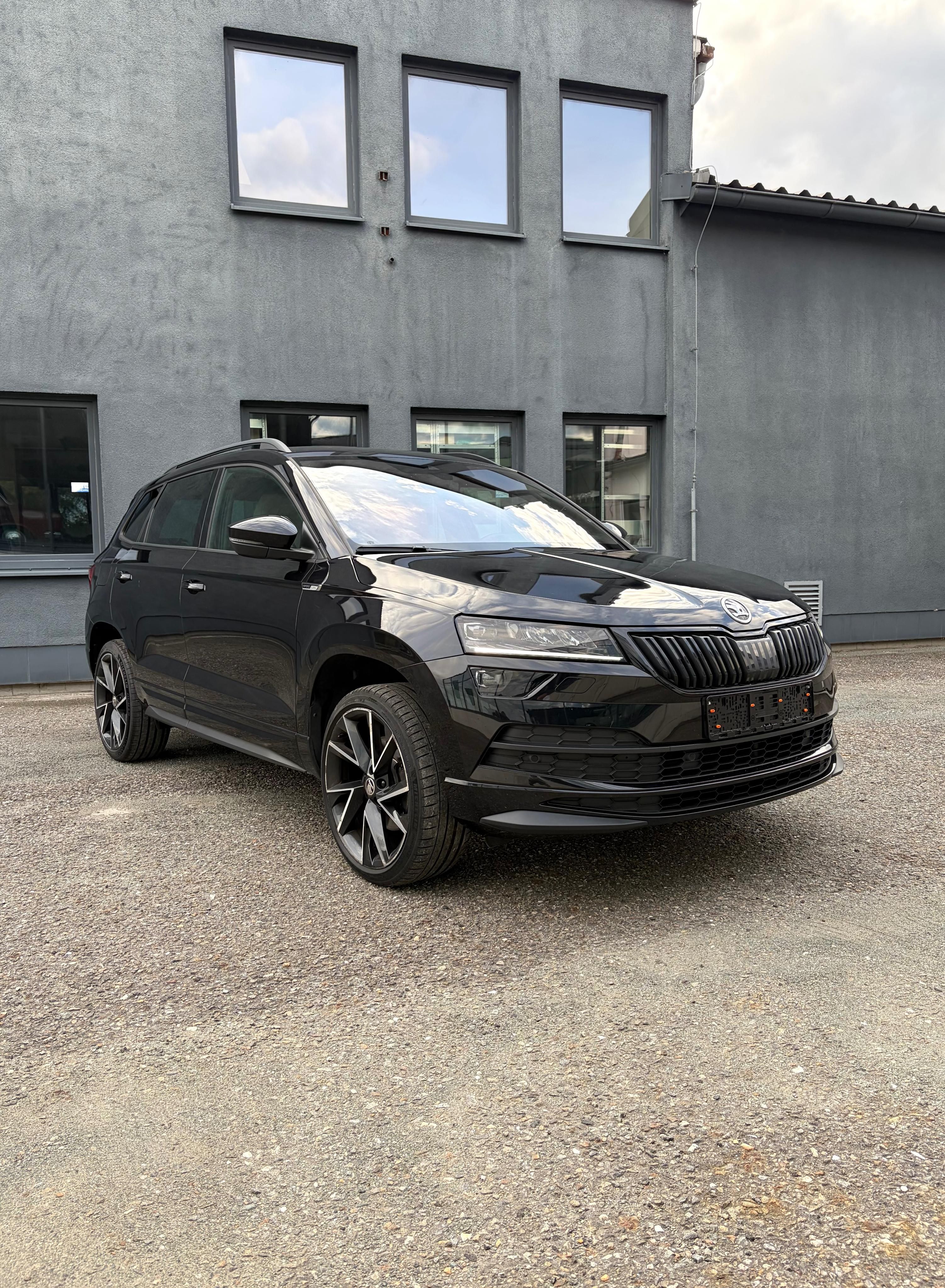 Škoda Karoq, 1.5TSI SPORTLINE Tažné Canton - fotka 4