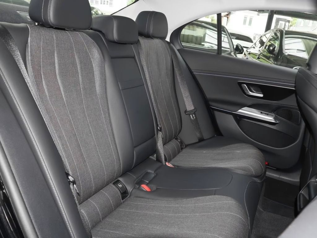 Mercedes-Benz Třídy E, 220 d Lim.*Kamera*Navi*Led* - fotka 5