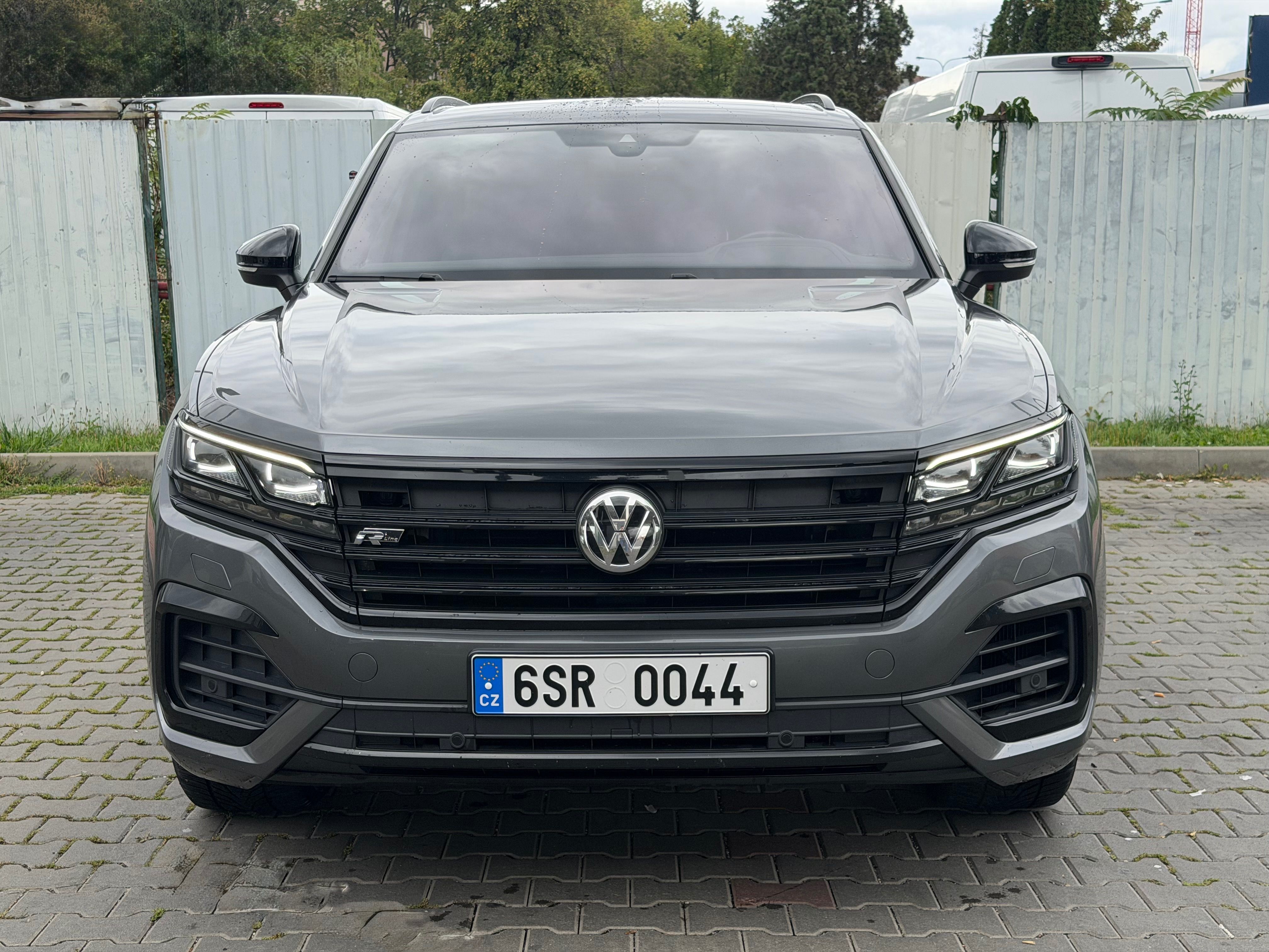 Volkswagen Touareg, R line 3.0 210kW CZ vzduch taž - fotka 2