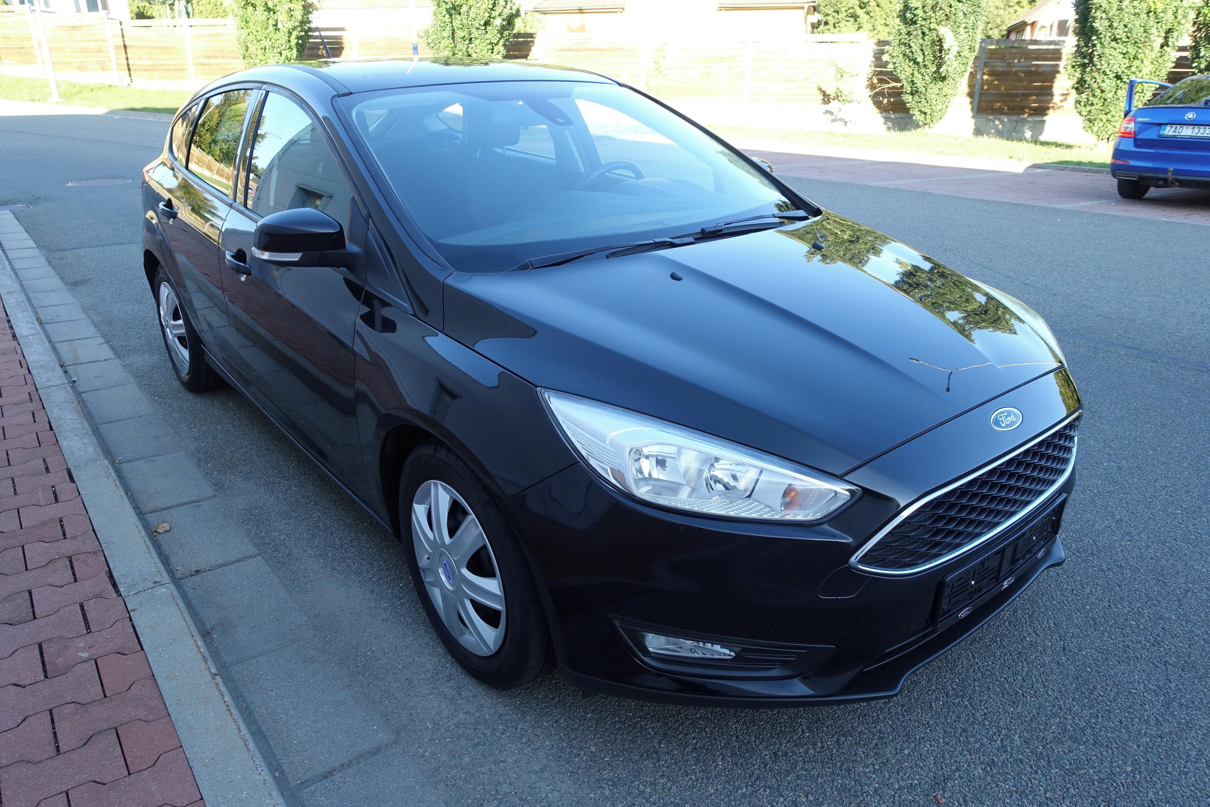 Ford Focus, 1.6 Ti-VCT 92 kw,garáž,servis - fotka 4