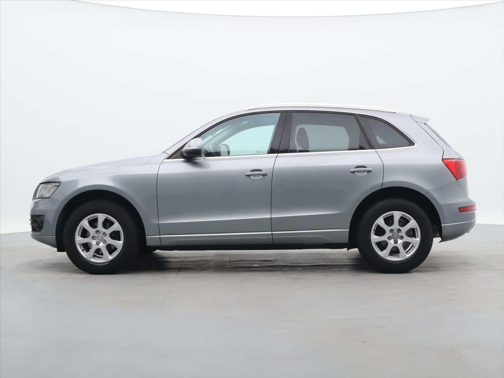Audi Q5, 2,0 TDI 125kW Quattro S-Tronic - fotka 4